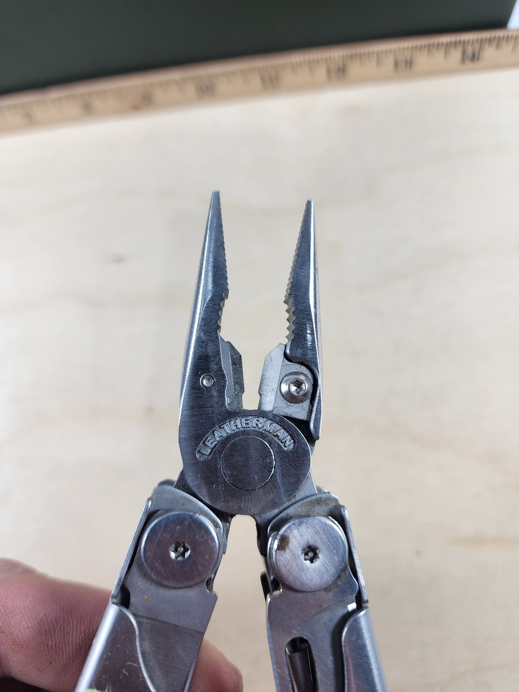 Leatherman Wave Plus #-112 Dirty, spots of rust, screw driver chipped