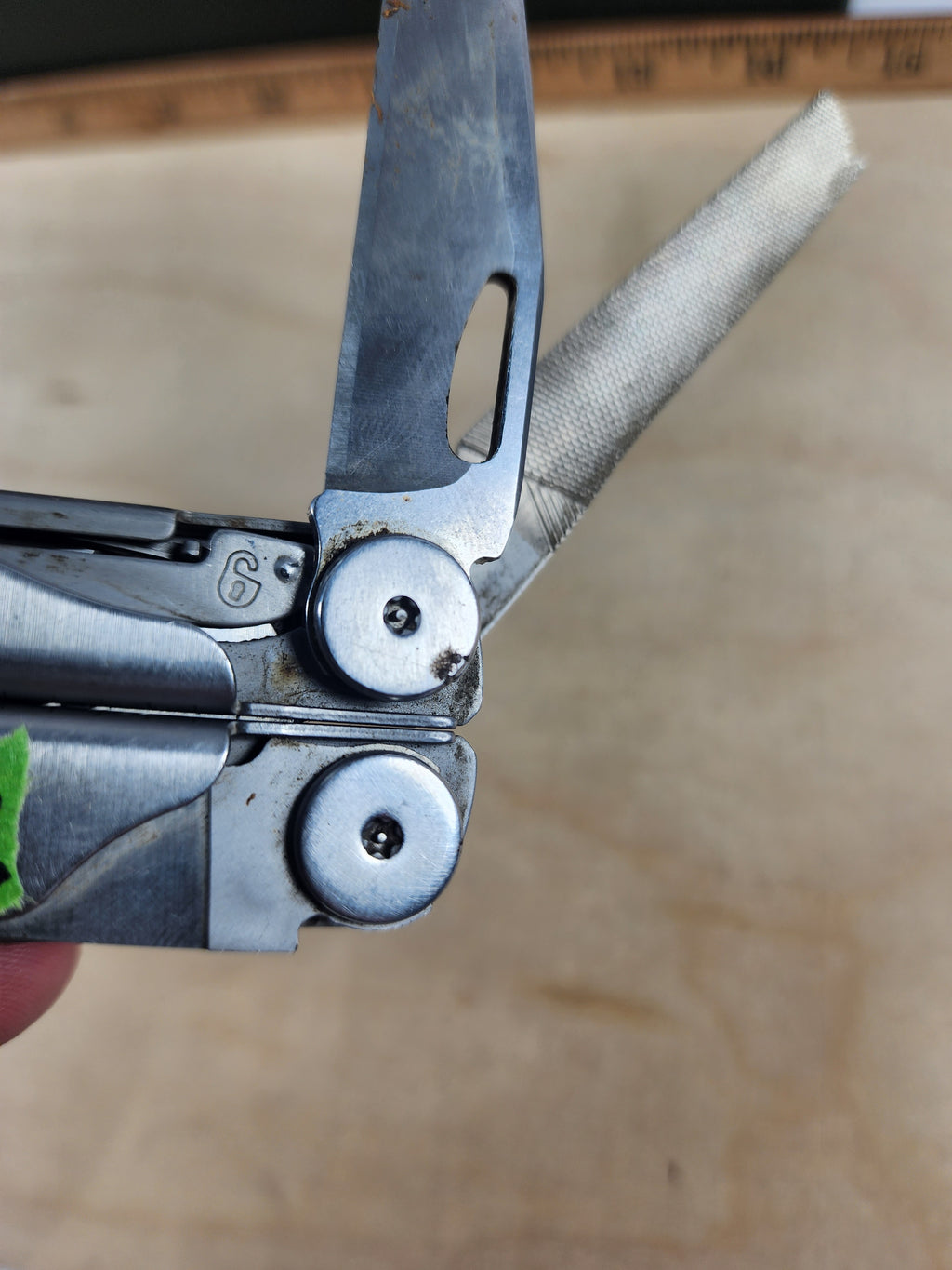 Leatherman Wave Plus #-112 Dirty, spots of rust, screw driver chipped