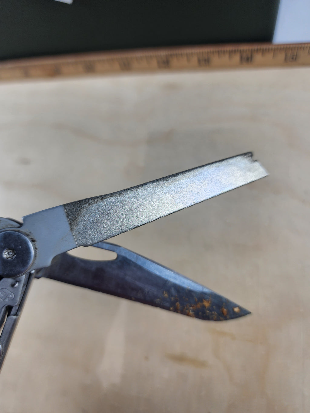 Leatherman Wave Plus #-112 Dirty, spots of rust, screw driver chipped