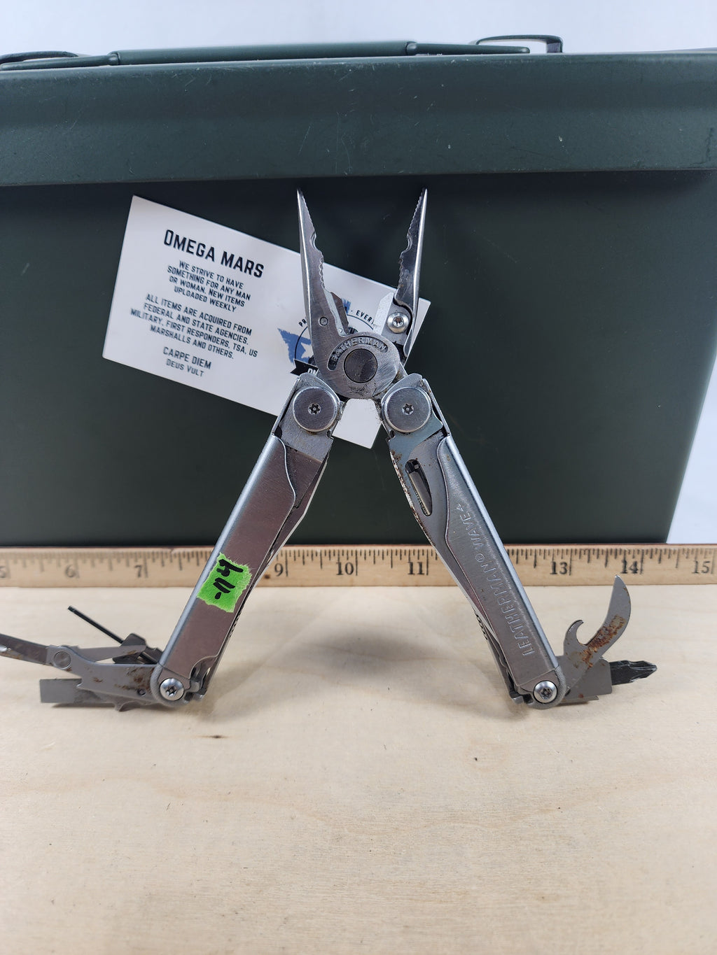 Leatherman Wave Plus #-114 Dirty, spots of rust.