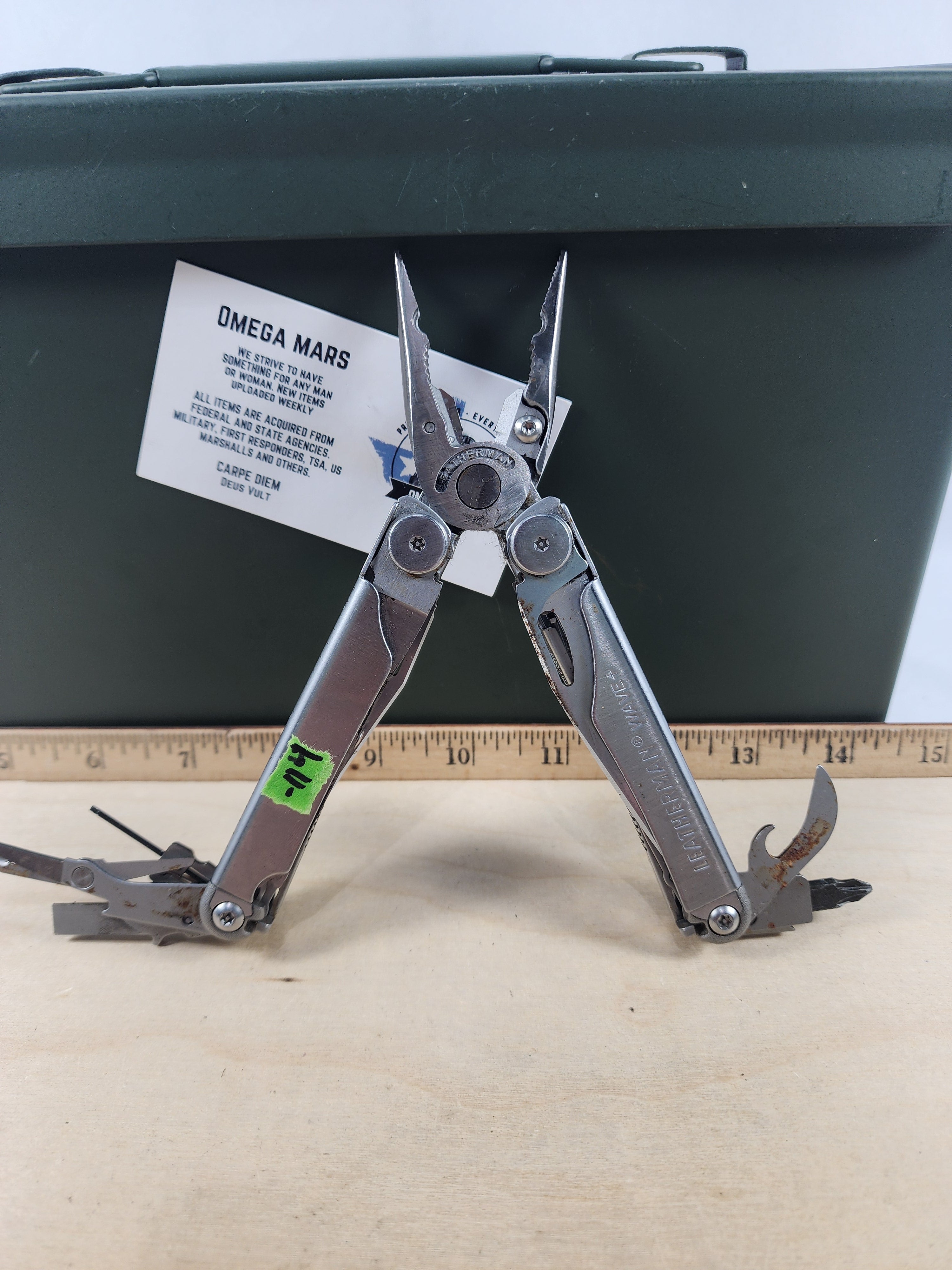 Leatherman Wave Plus #-114 Dirty, spots of rust.