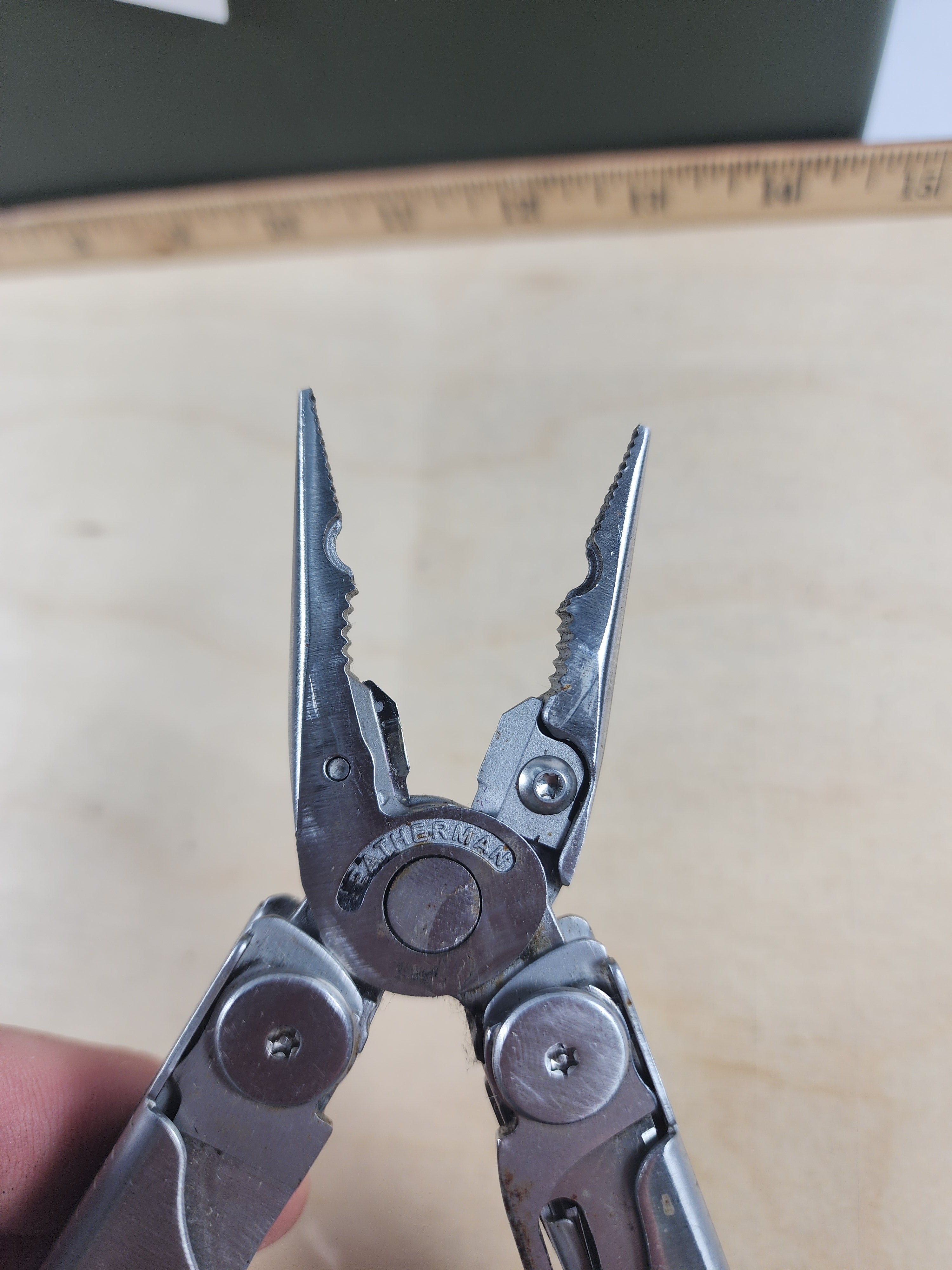 Leatherman Wave Plus #-114 Dirty, spots of rust.