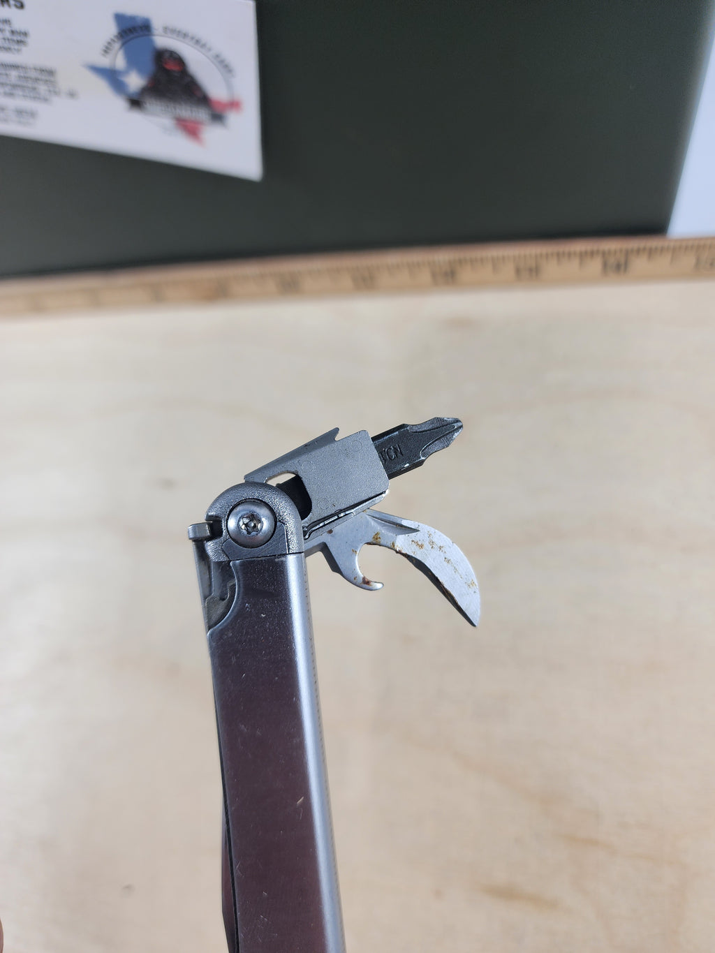Leatherman Wave Plus #-114 Dirty, spots of rust.