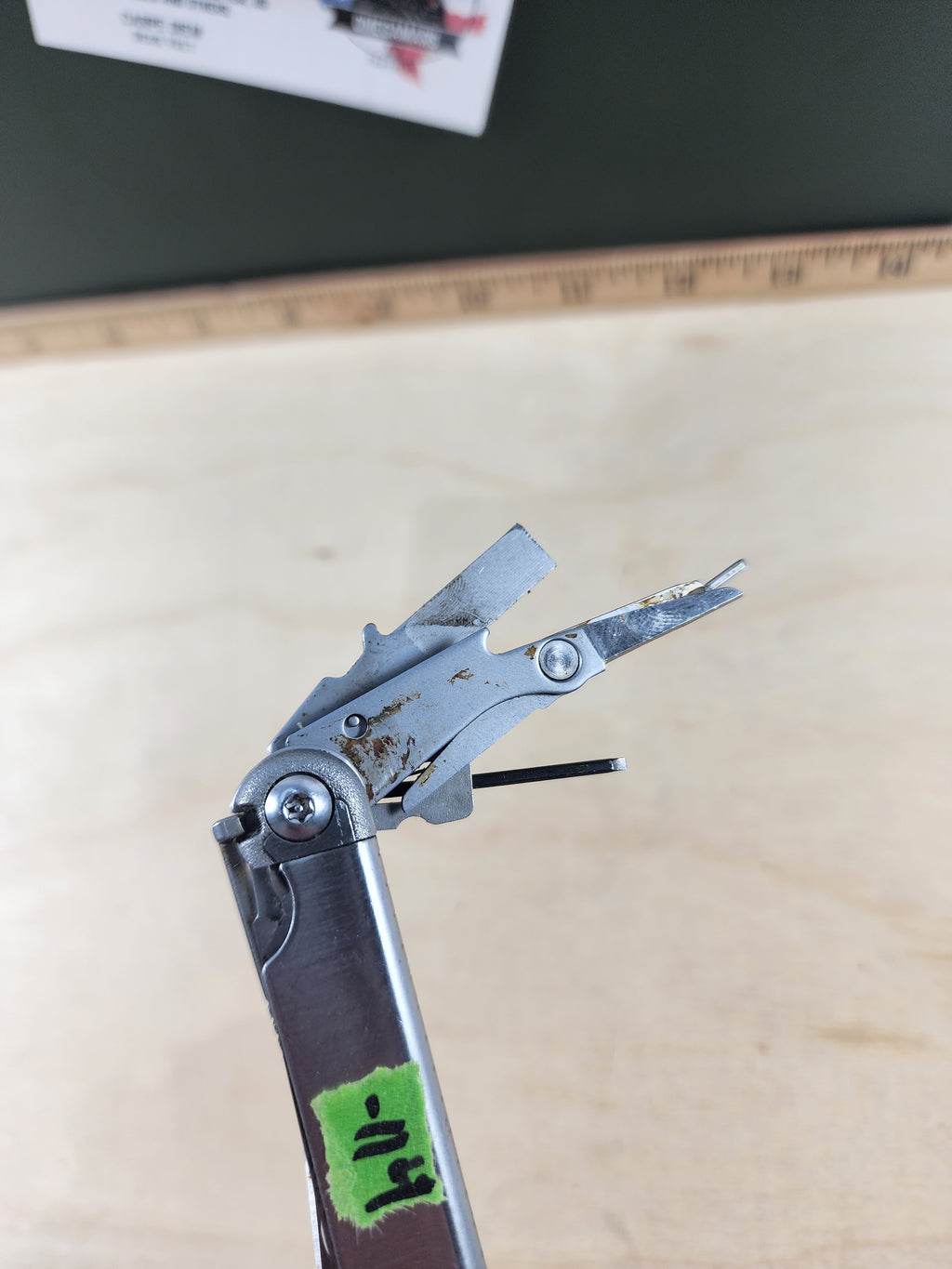 Leatherman Wave Plus #-114 Dirty, spots of rust.
