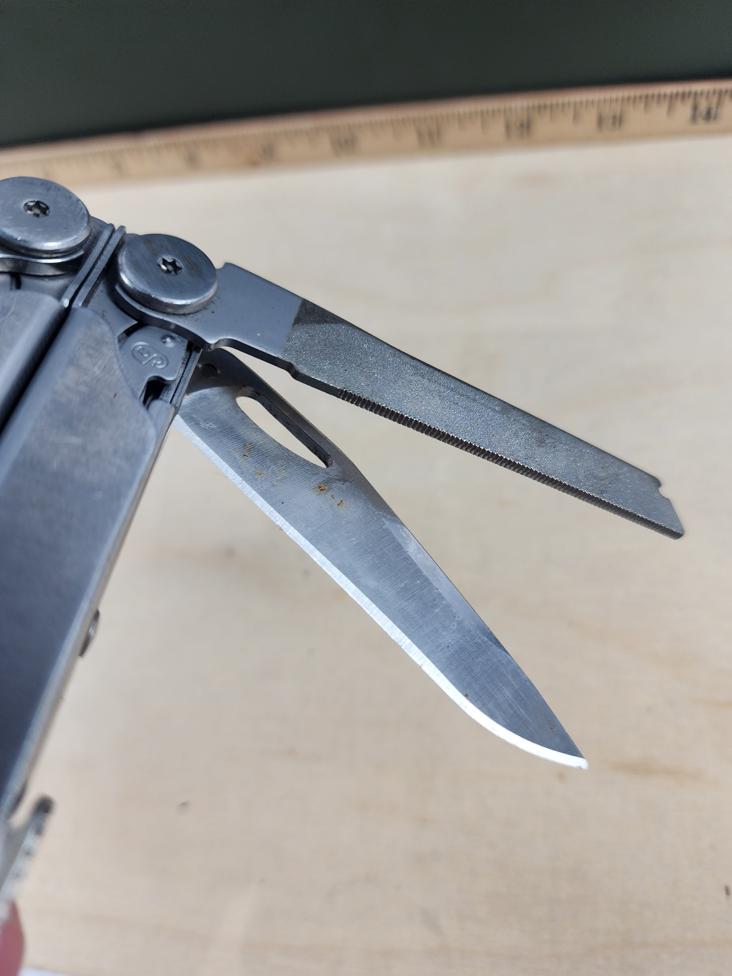 Leatherman Wave Plus #-114 Dirty, spots of rust.