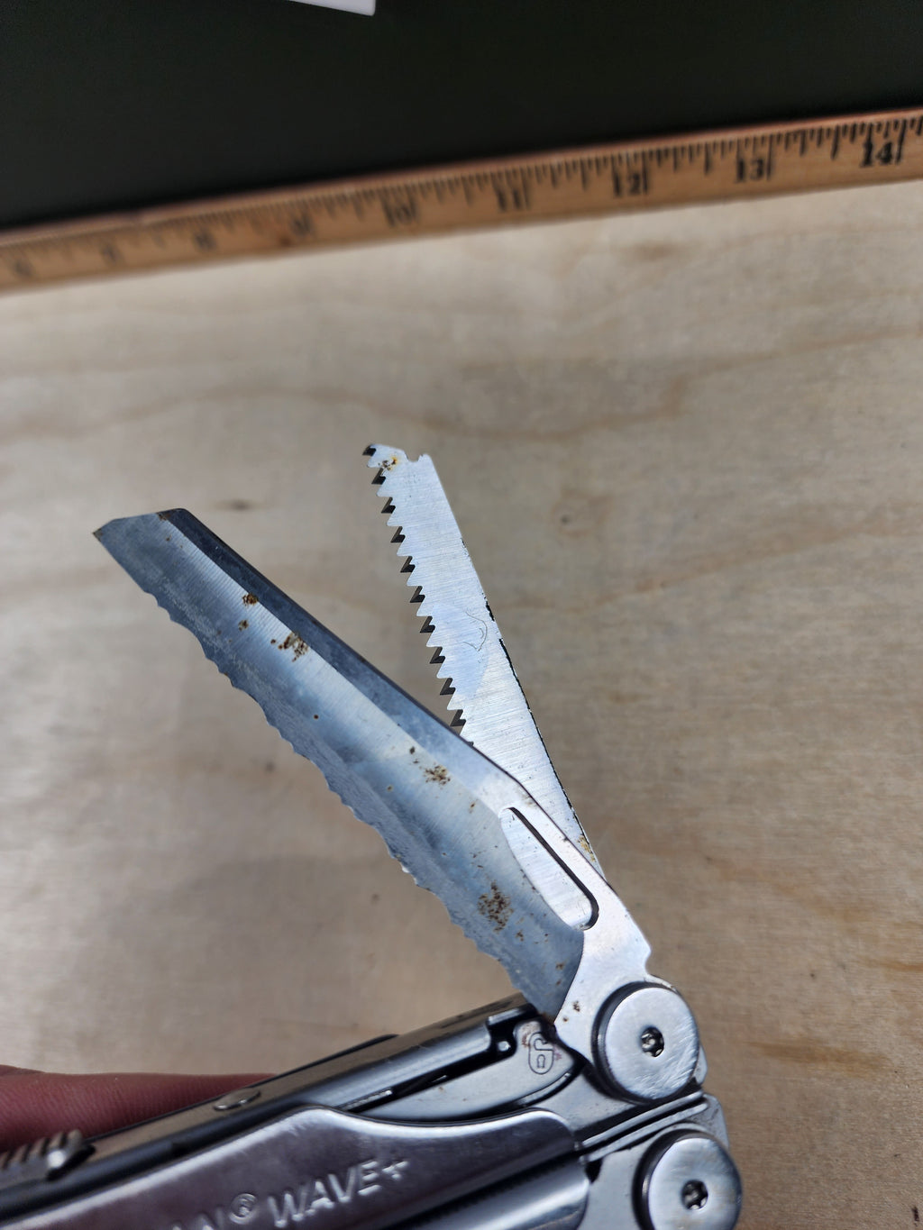 Leatherman Wave Plus #-114 Dirty, spots of rust.