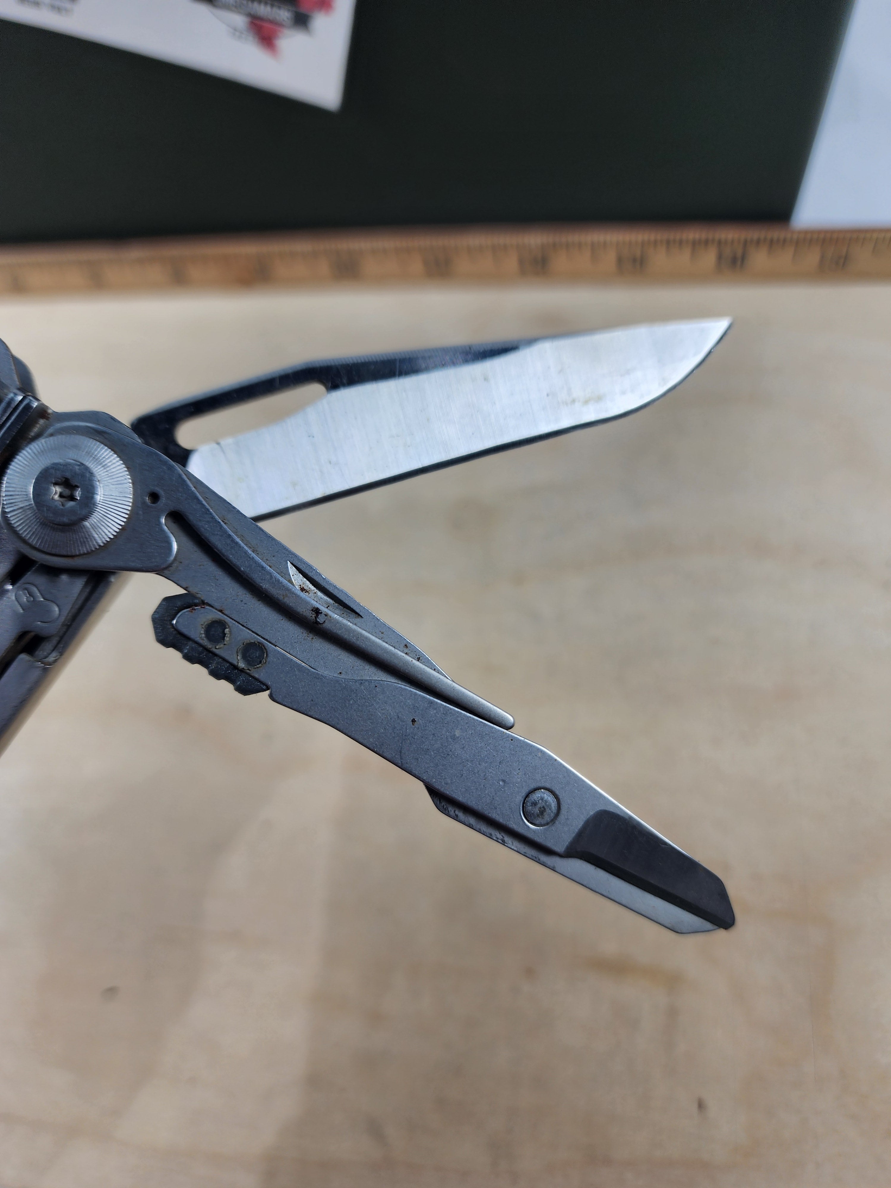 Leatherman Surge #-116 Dirty, knife dings, bit missing