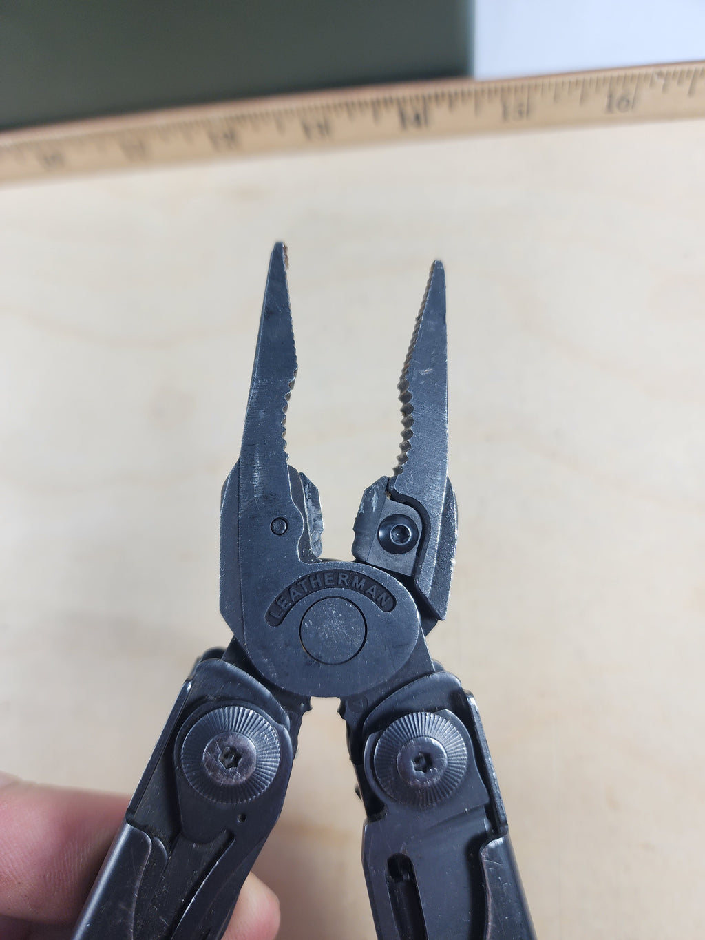 Leatherman Surge #-117 Dirty, knife dings