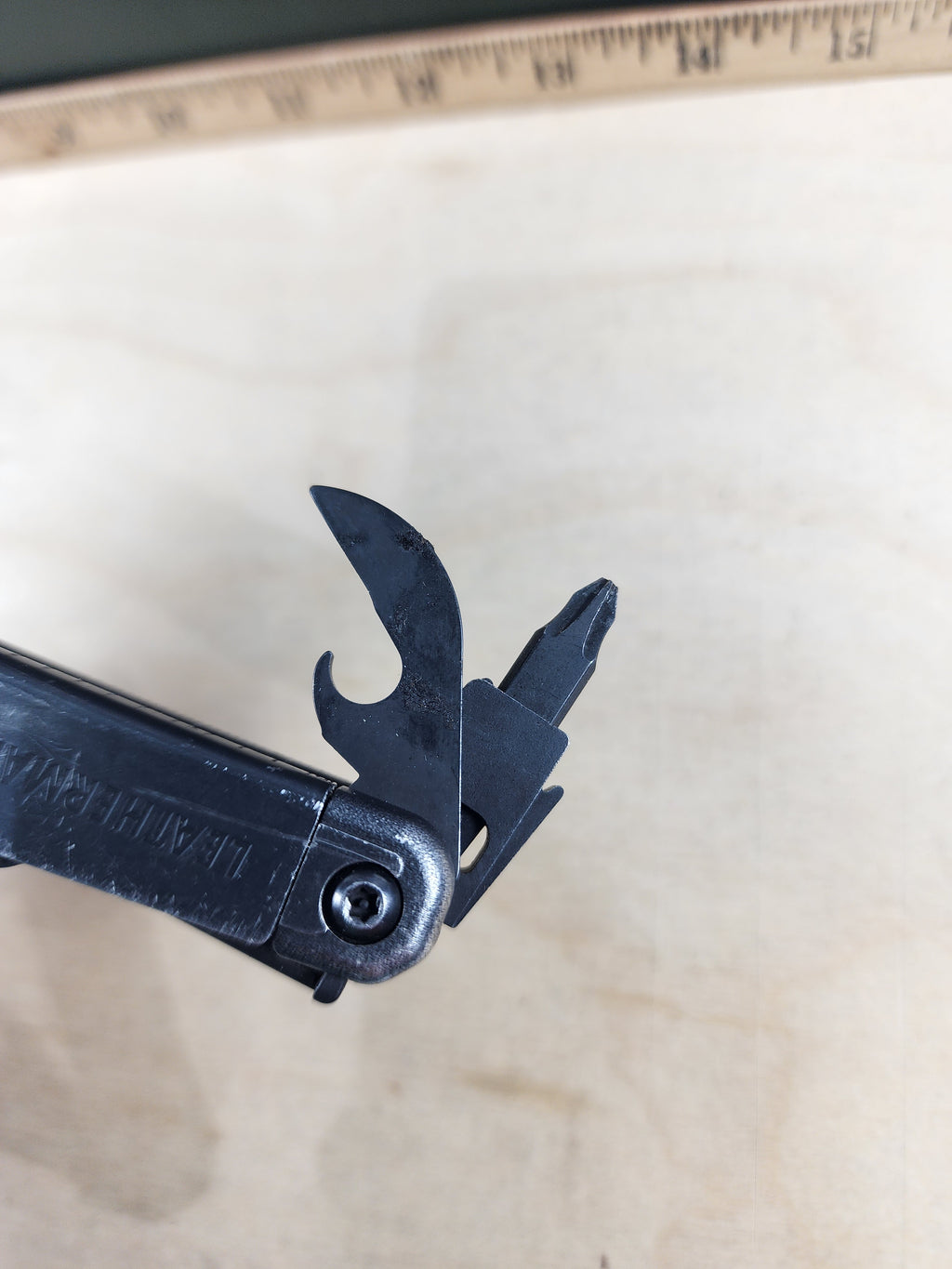 Leatherman Surge #-117 Dirty, knife dings