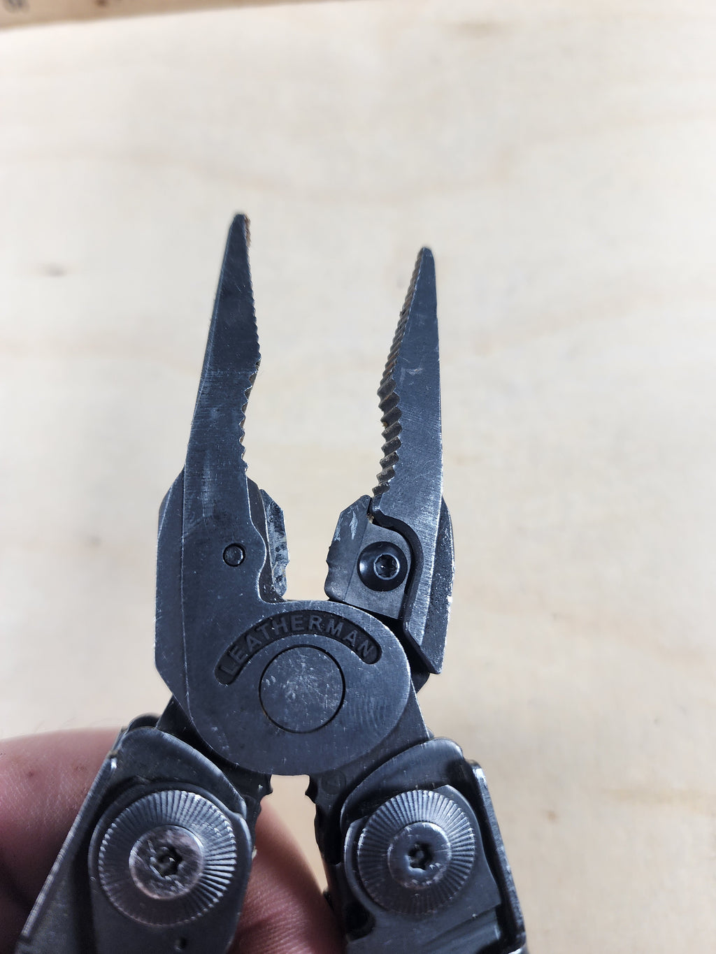 Leatherman Surge #-117 Dirty, knife dings
