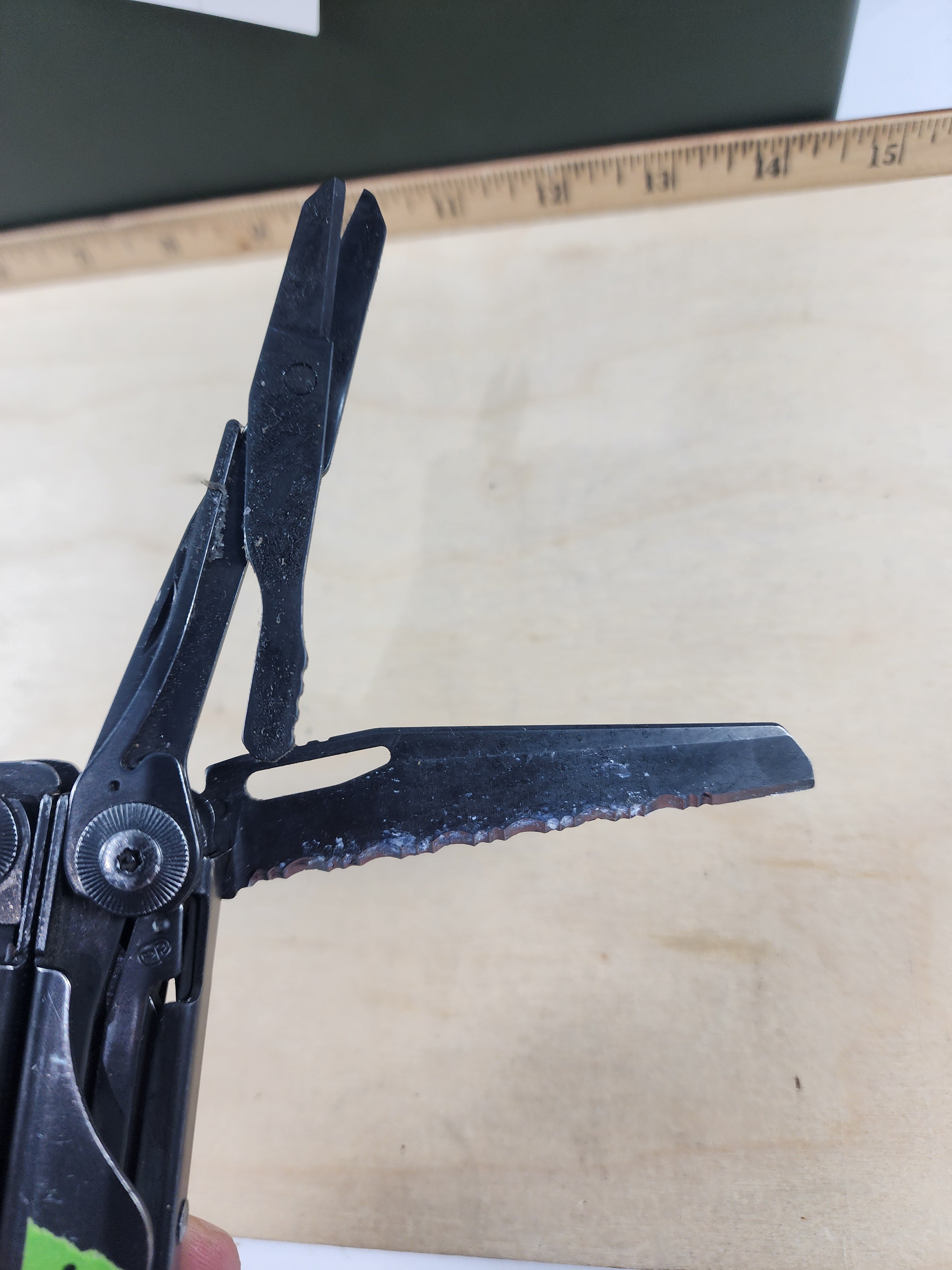Leatherman Surge #-117 Dirty, knife dings