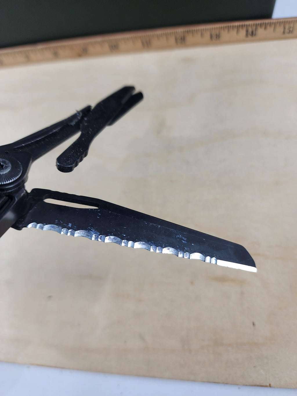 Leatherman Surge #-117 Dirty, knife dings