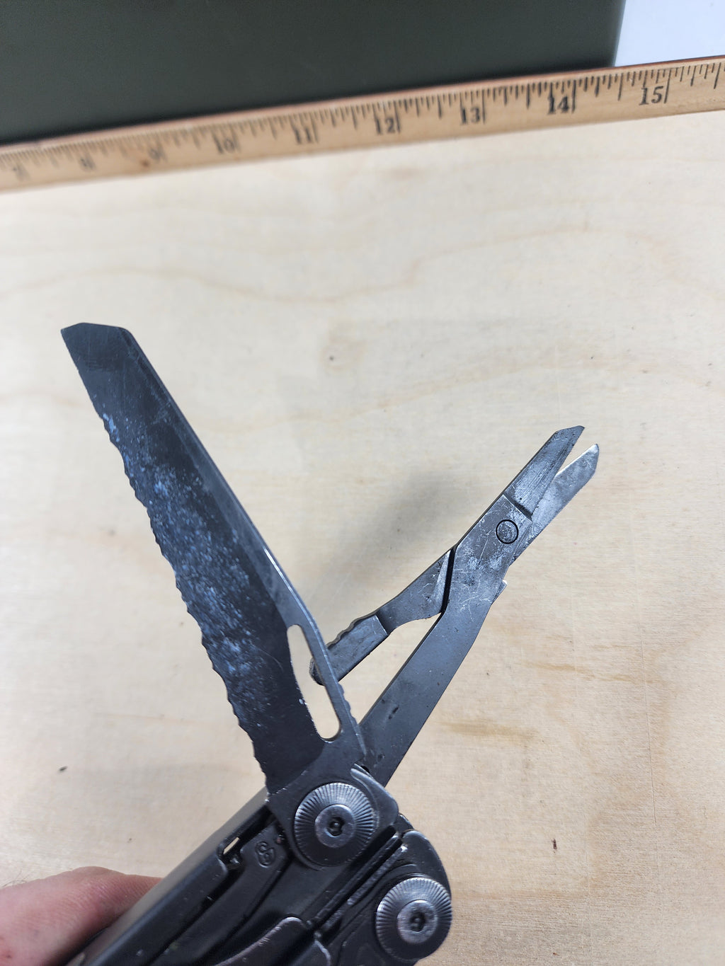 Leatherman Surge #-117 Dirty, knife dings