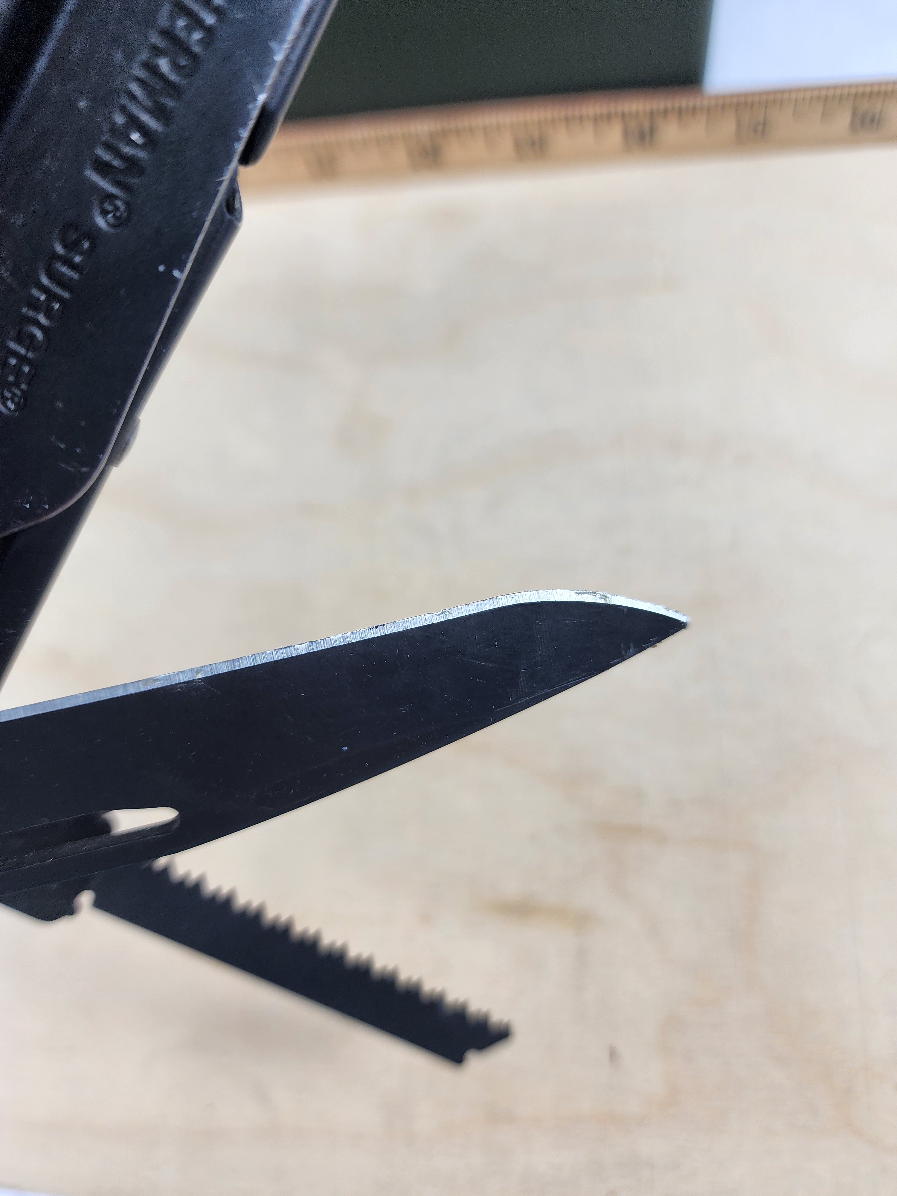 Leatherman Surge #-117 Dirty, knife dings