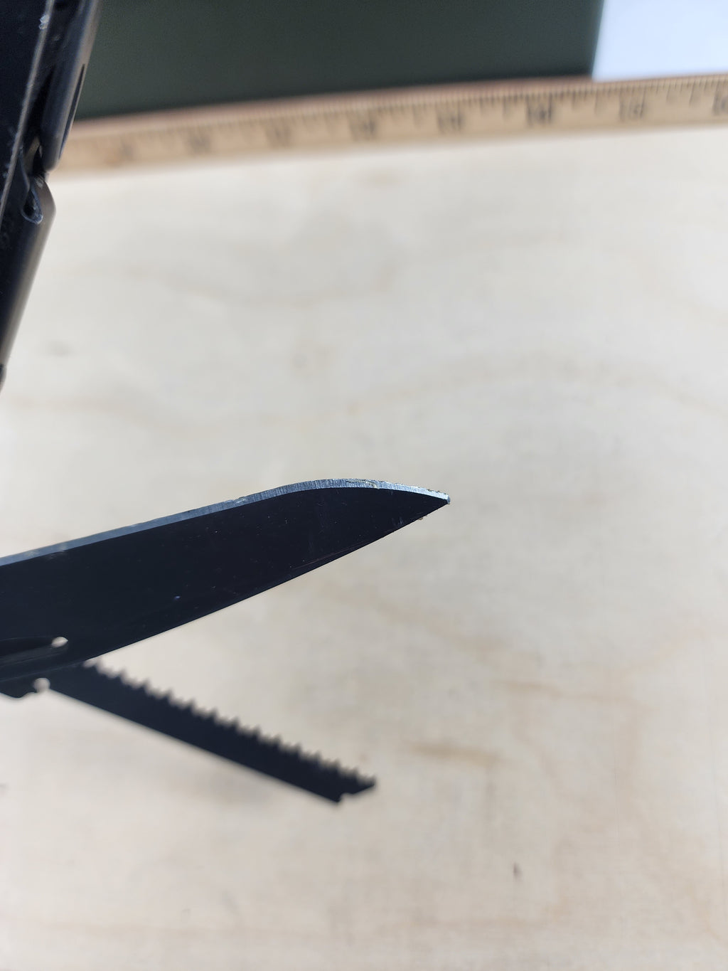 Leatherman Surge #-117 Dirty, knife dings