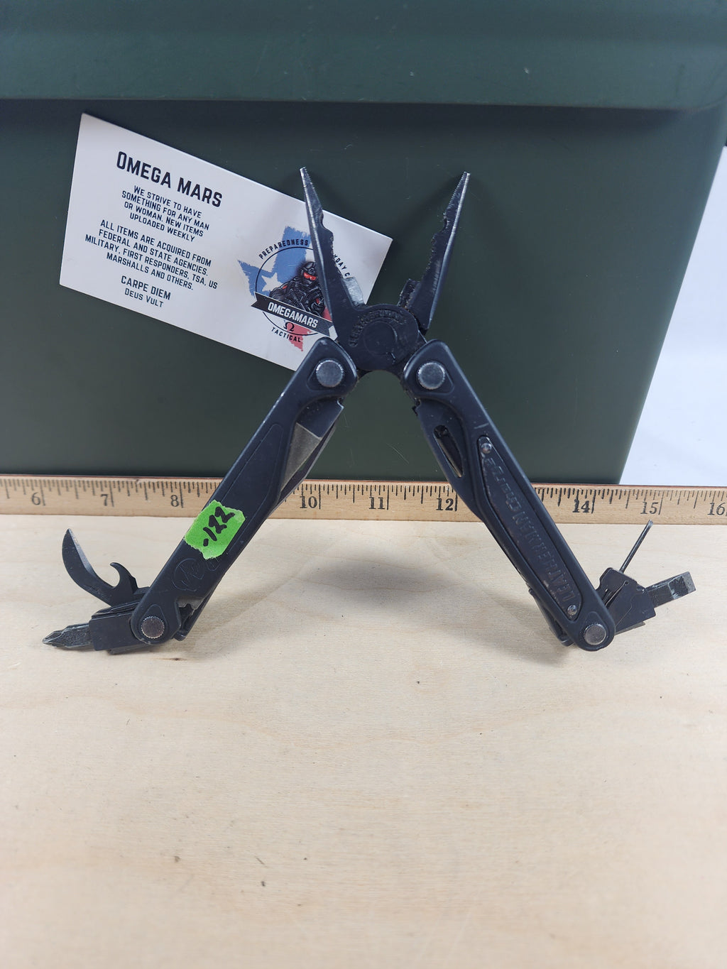 Leatherman Charge #-122 Light usage, dirty, knife and screw driver chipped