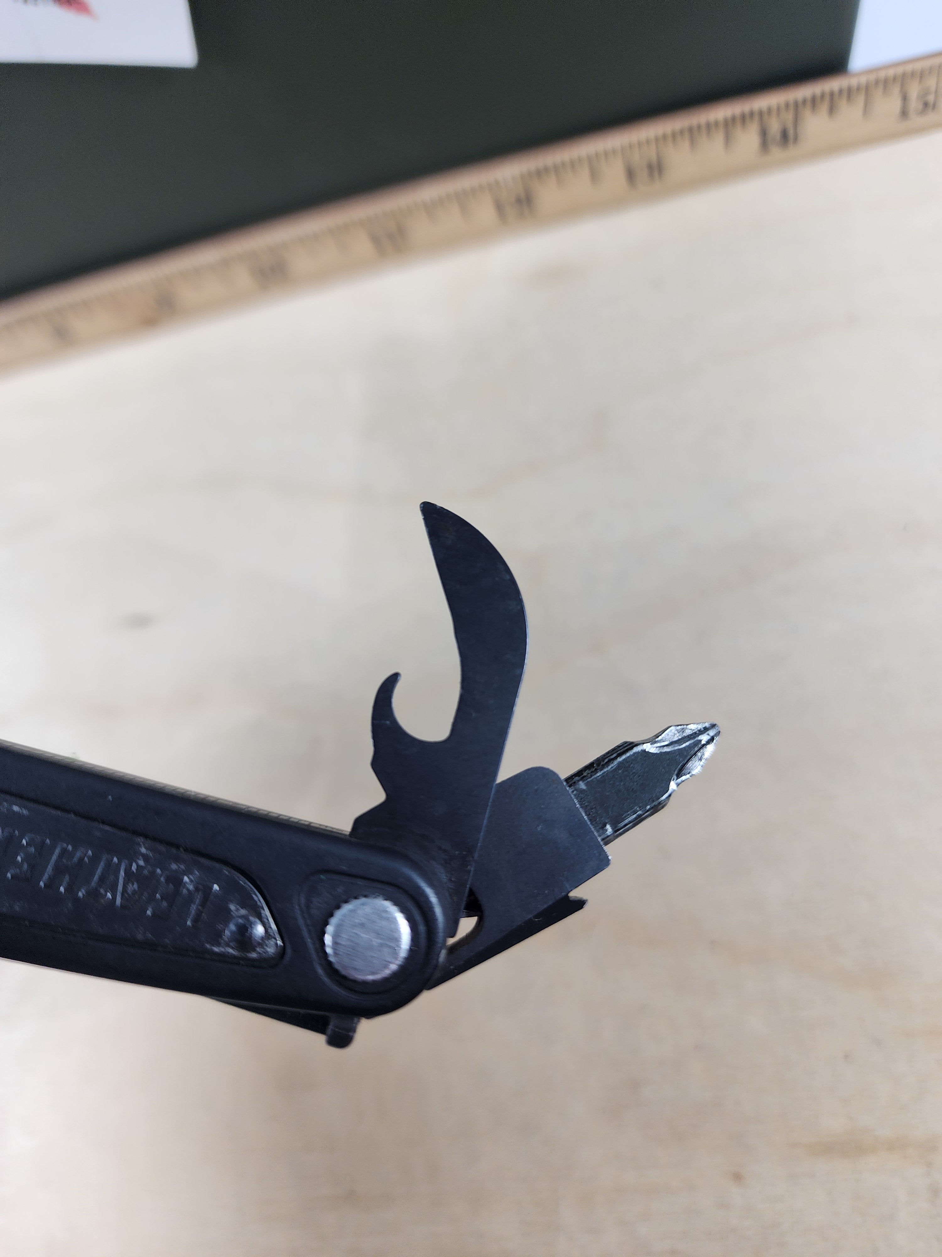 Leatherman Charge #-122 Light usage, dirty, knife and screw driver chipped