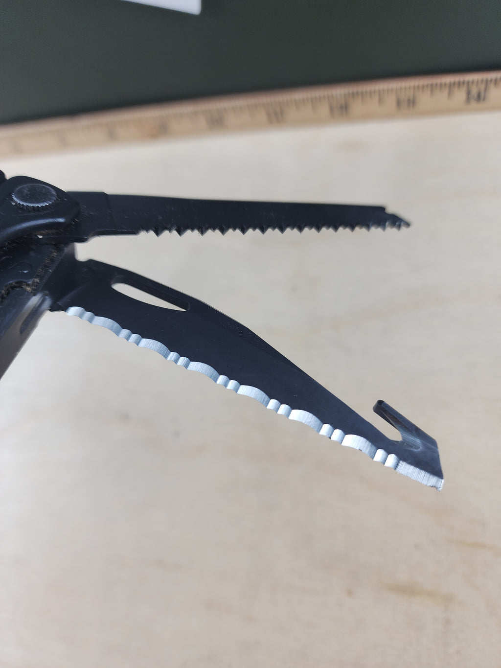 Leatherman Charge #-122 Light usage, dirty, knife and screw driver chipped