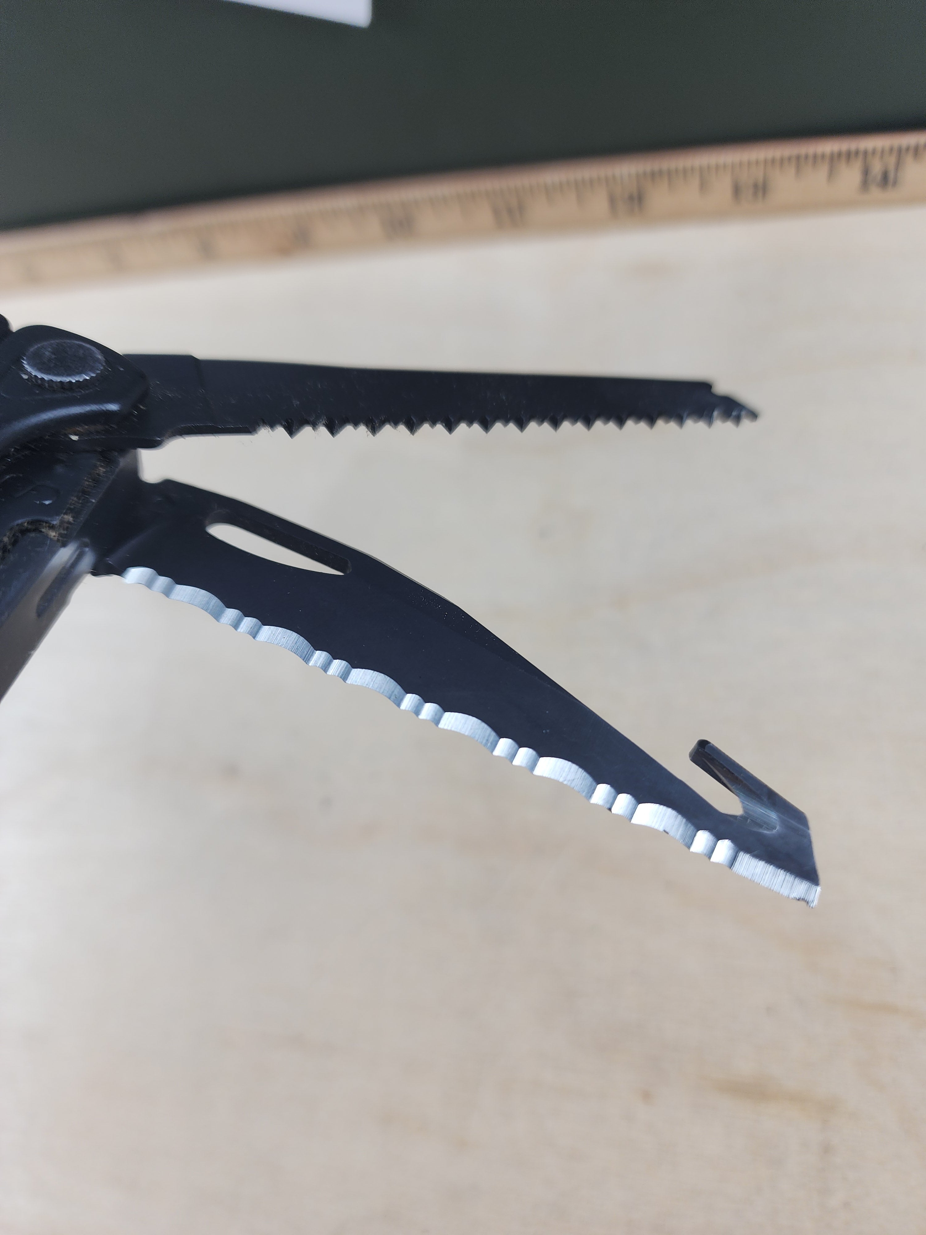 Leatherman Charge #-122 Light usage, dirty, knife and screw driver chipped