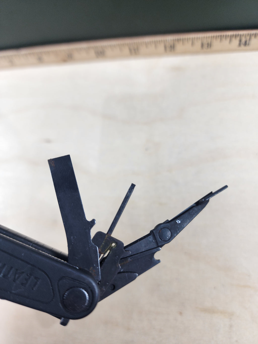 Leatherman Charge + #=-124 Light usage, dirty, rust spots