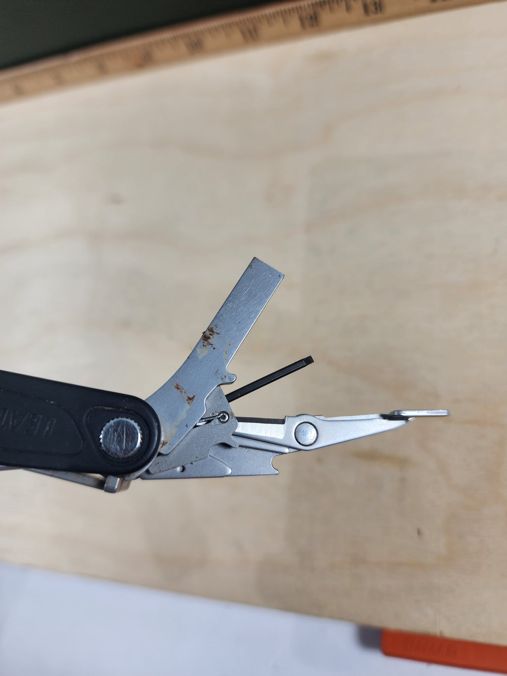 Leatherman Charge + #=-126 Light usage, dirty, rust spots
