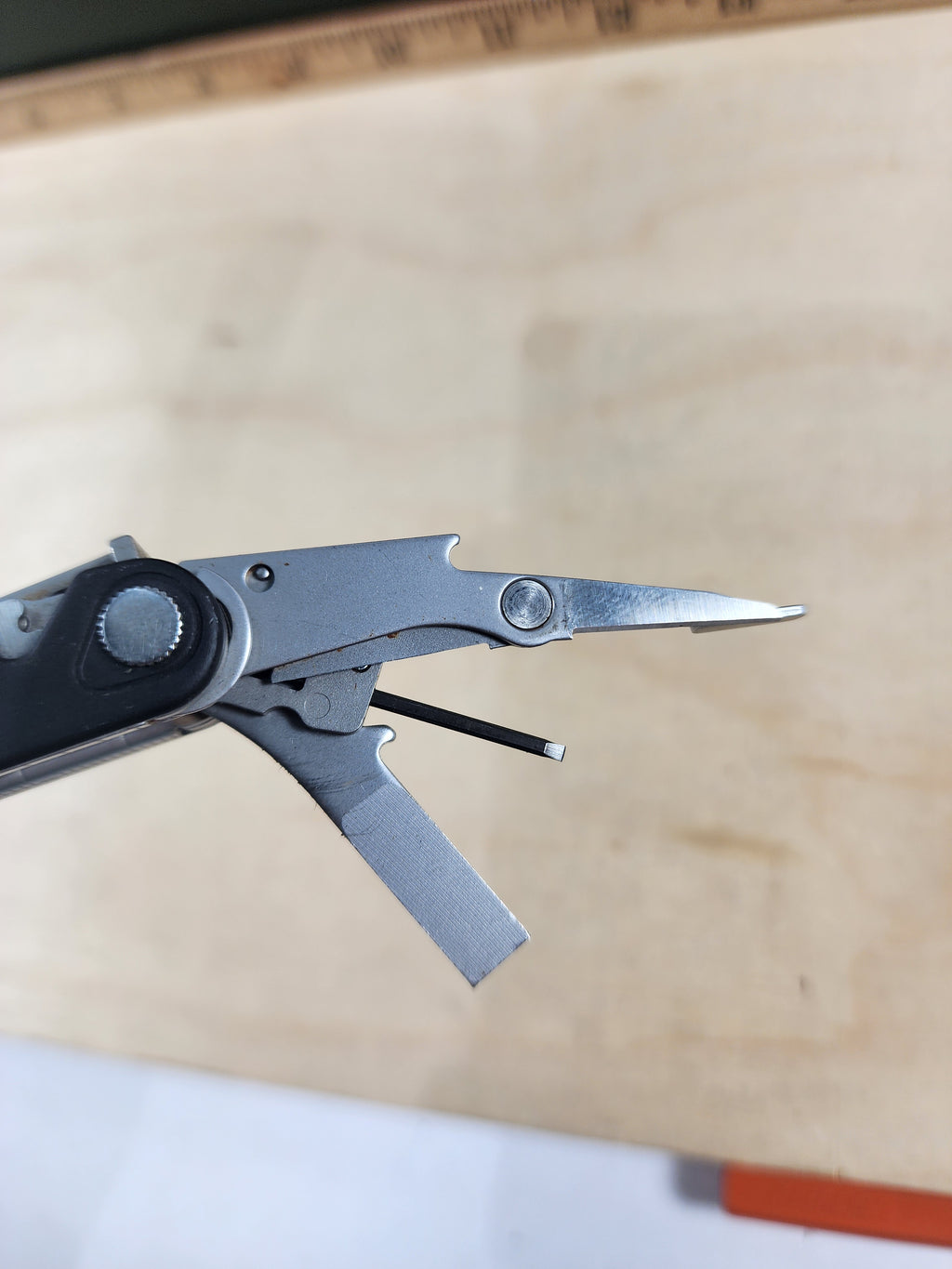 Leatherman Charge + #=-126 Light usage, dirty, rust spots