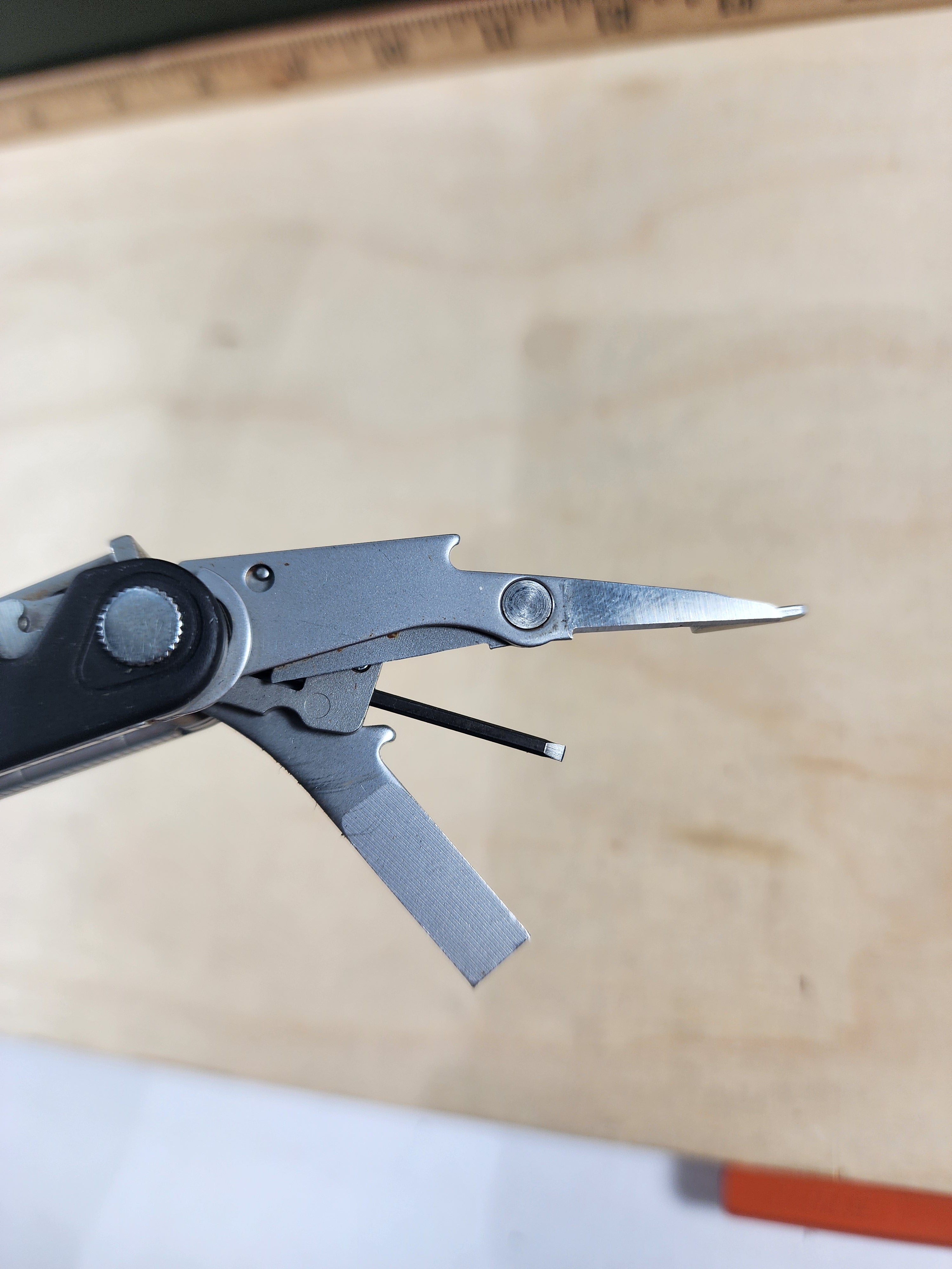 Leatherman Charge + #=-126 Light usage, dirty, rust spots