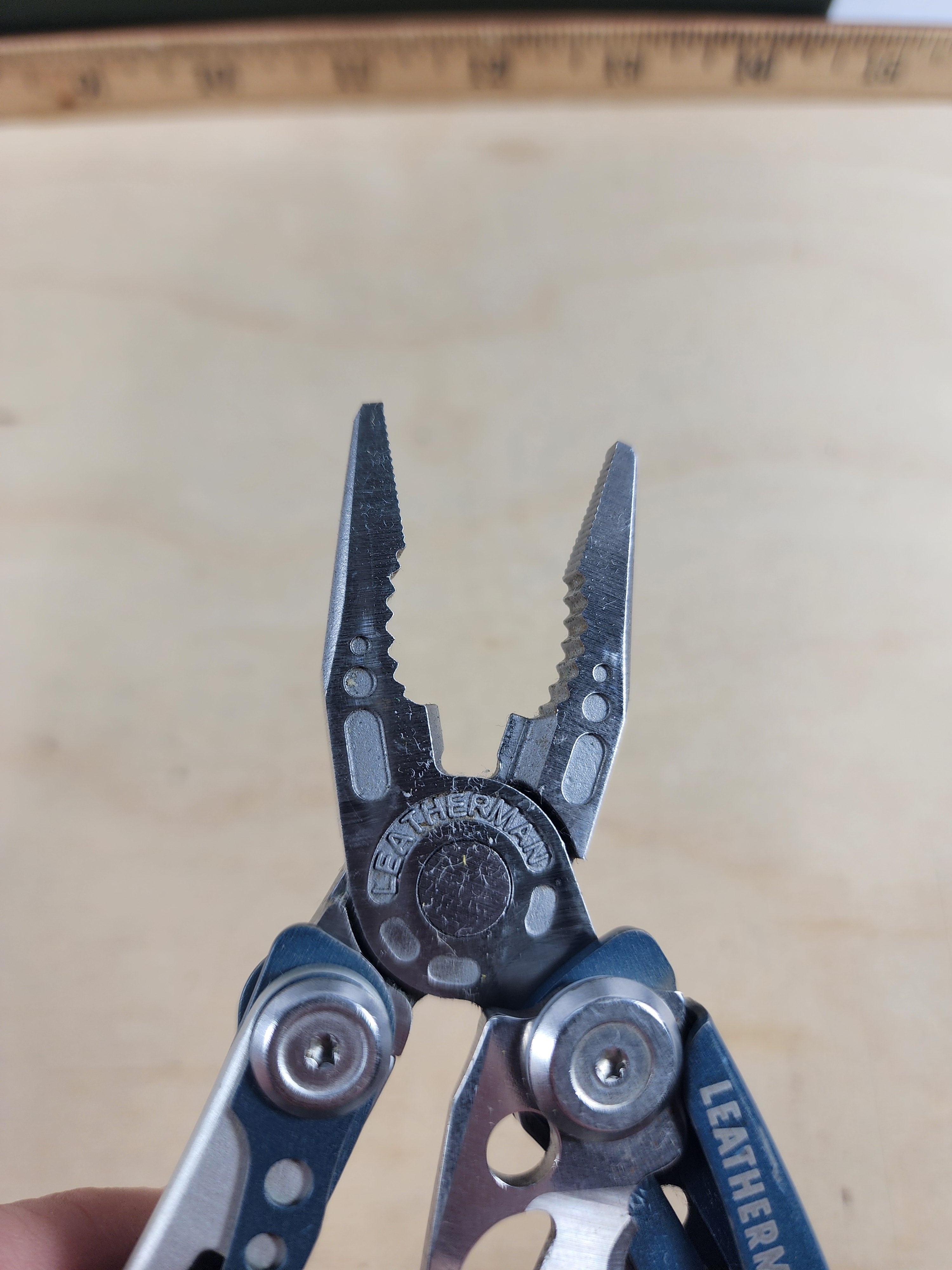 Leatherman Skeletool #-131 Light usage, discontinued color option