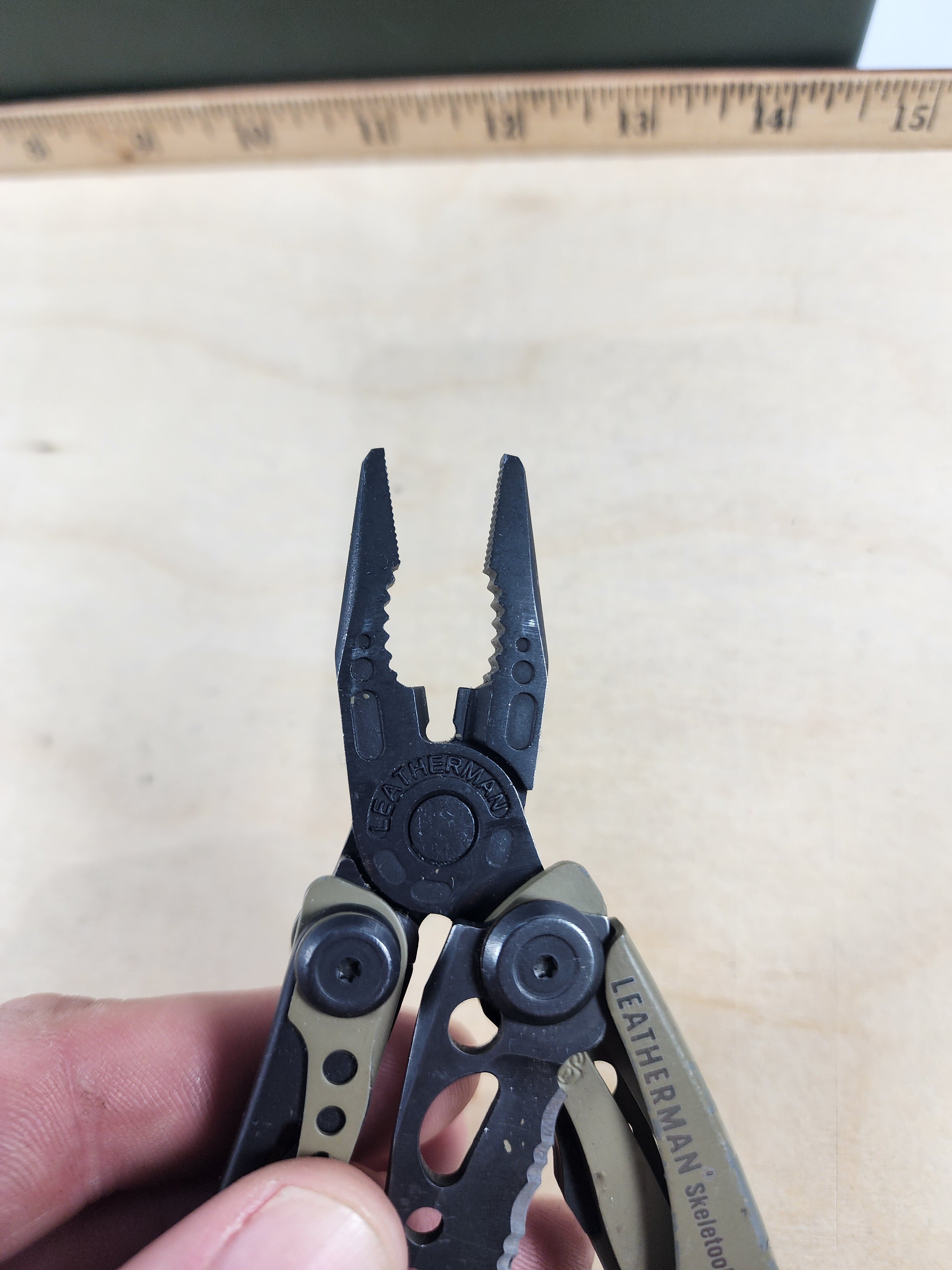 Leatherman Skeletool #-132 Light usage, discontinued option, coyote