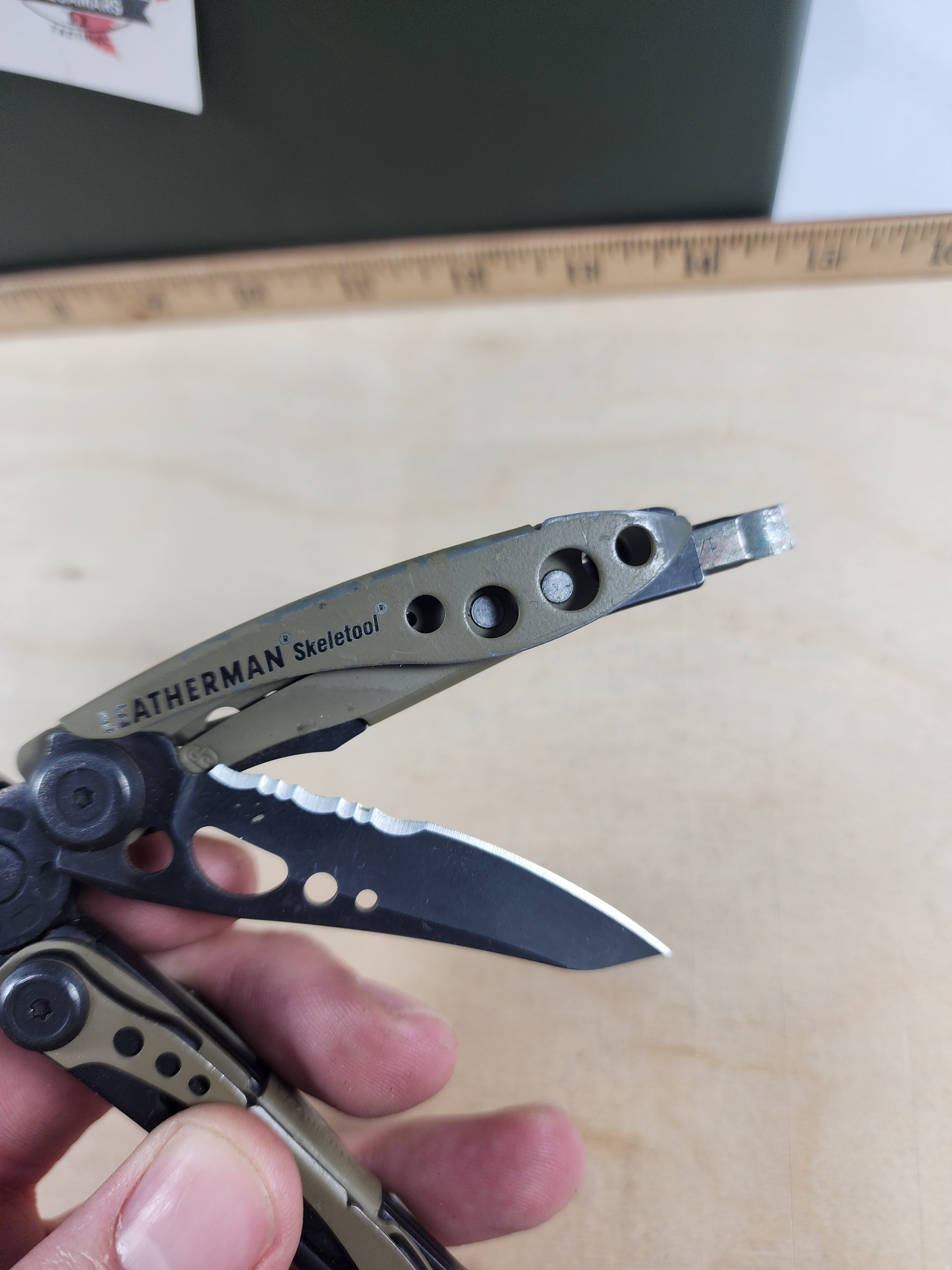 Leatherman Skeletool #-132 Light usage, discontinued option, coyote