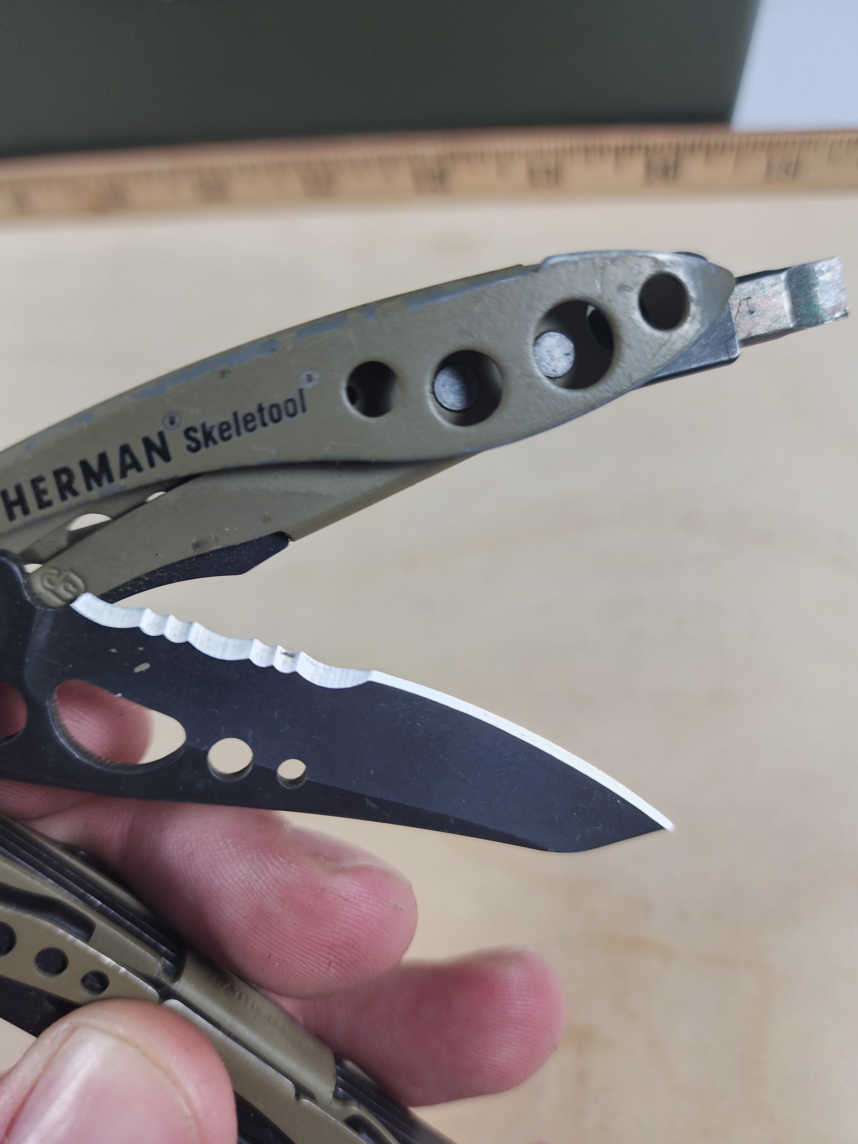 Leatherman Skeletool #-132 Light usage, discontinued option, coyote