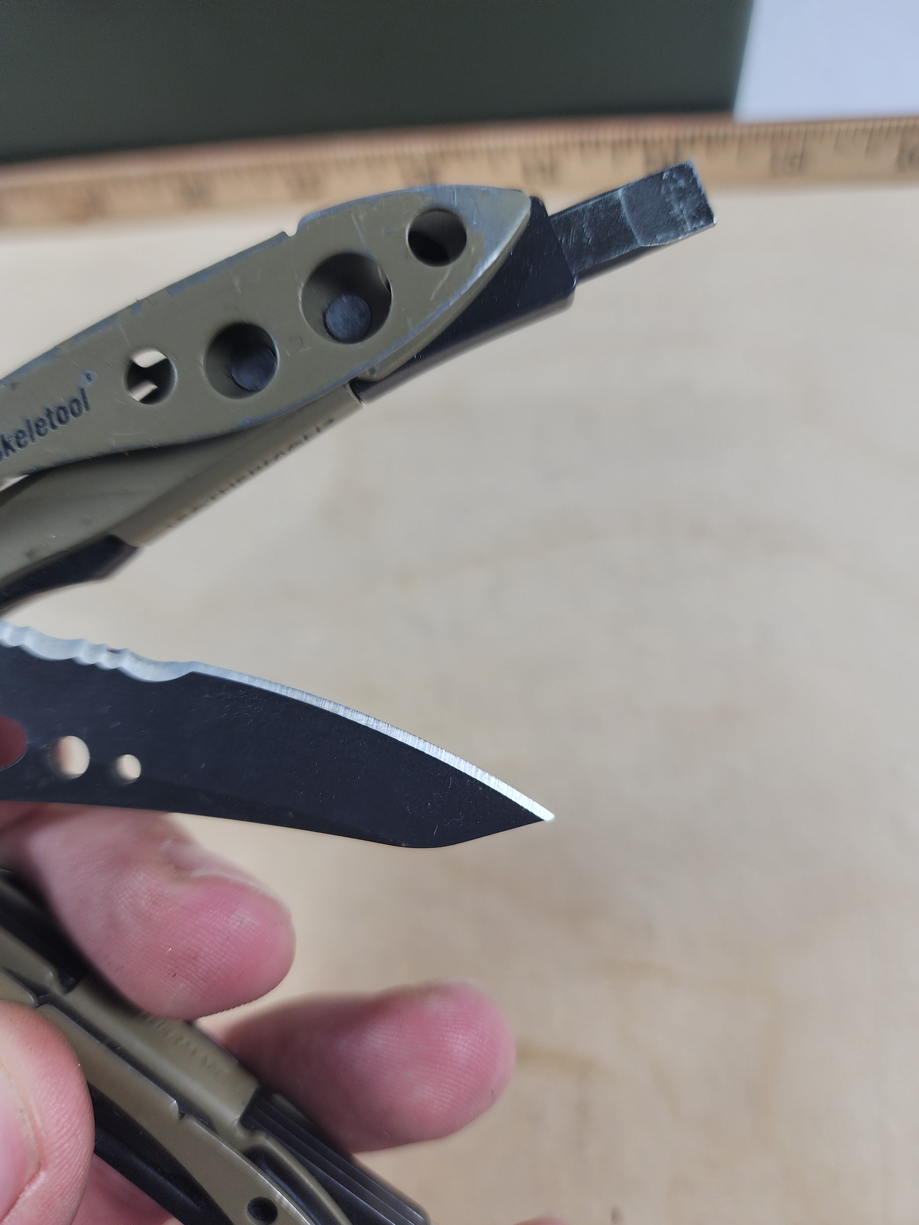 Leatherman Skeletool #-132 Light usage, discontinued option, coyote
