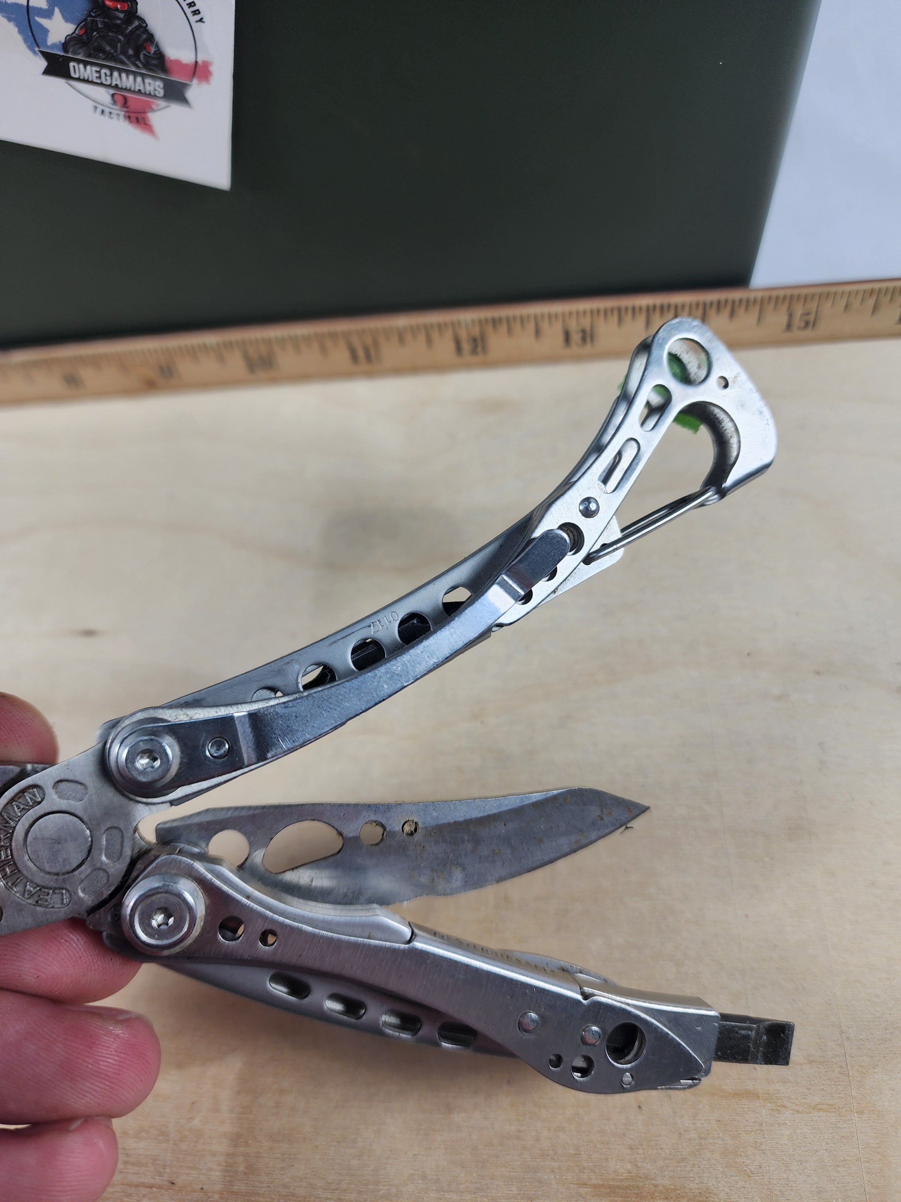 Leatherman Skeletool #-133 Blade chipped, very dirty