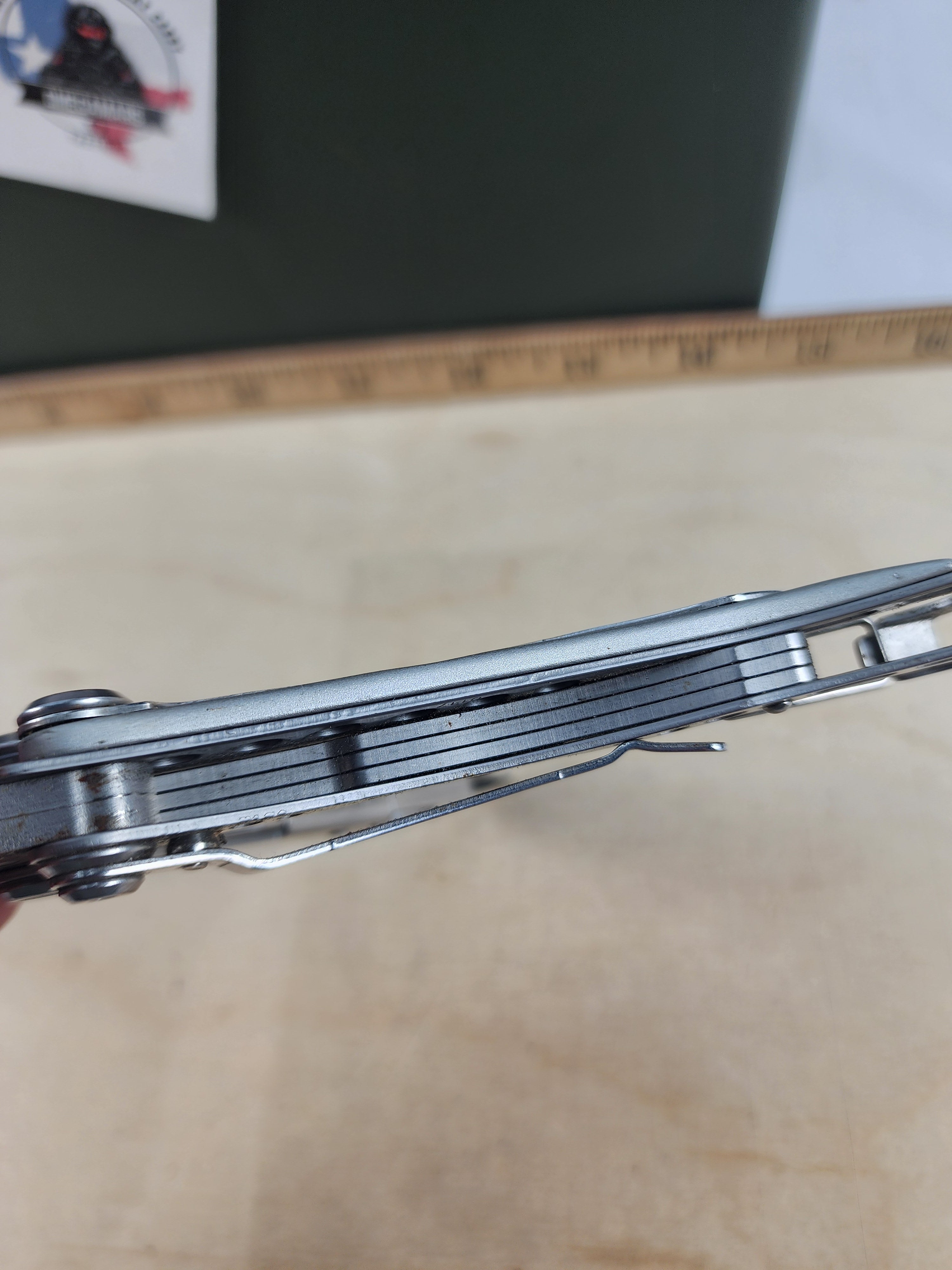 Leatherman Skeletool #-133 Blade chipped, very dirty