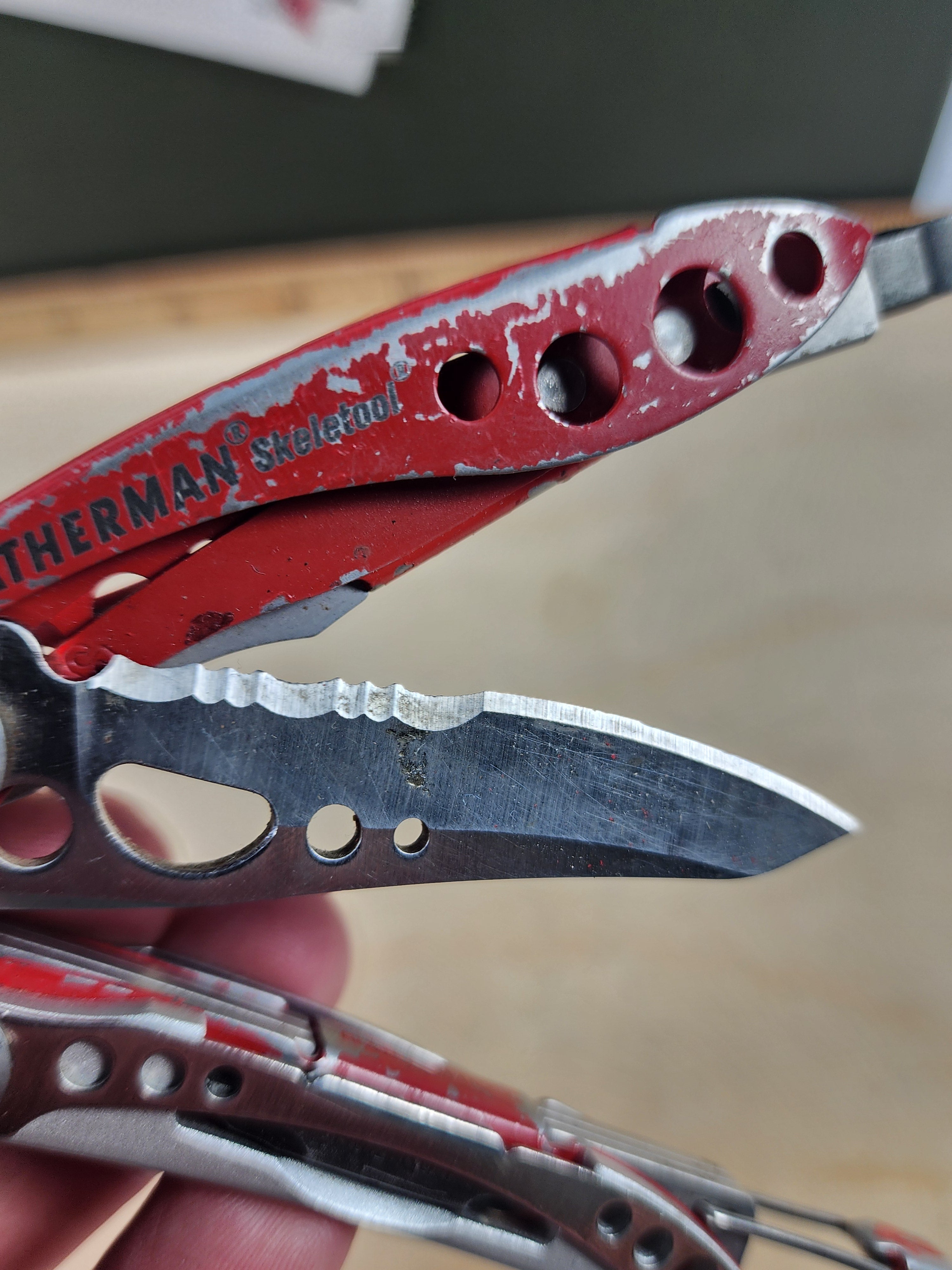 Leatherman Skeletool #-135 Handles worn, light usage