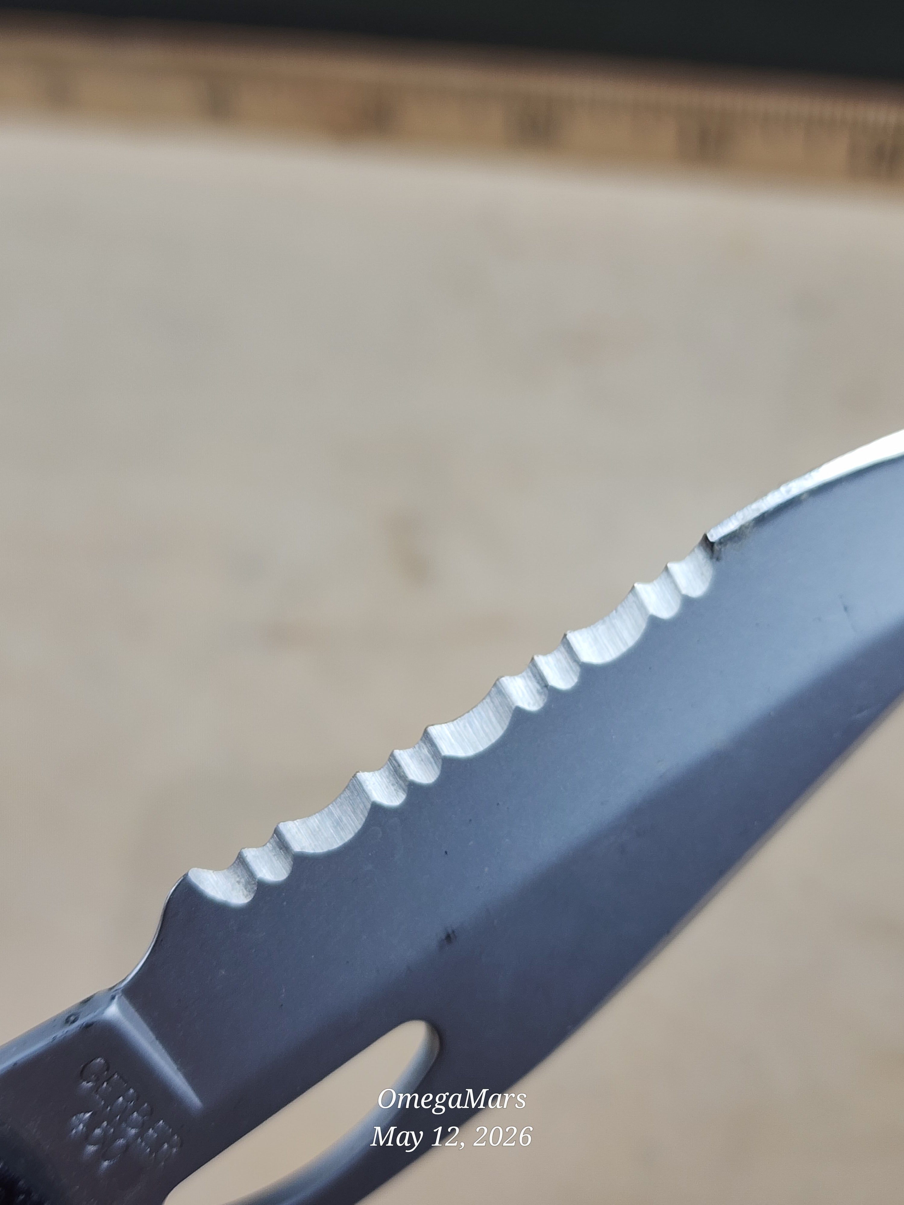 Gerber E-Z Out Skeleton Serrated/Plain - E-Z Out Junior Serrated/Plain. E-Z Out DPSF