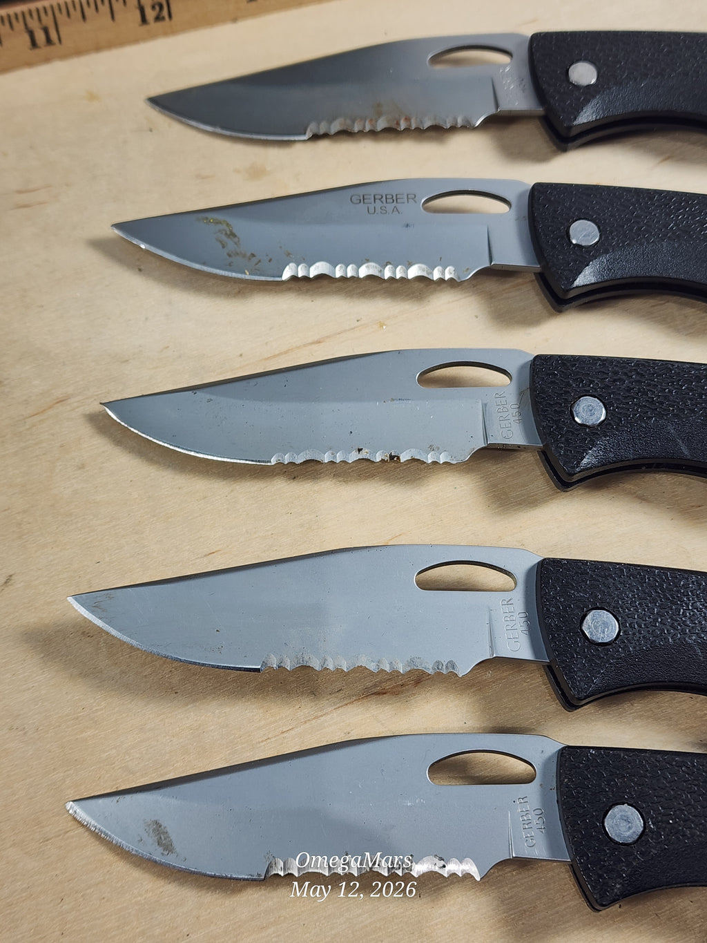 Gerber E-Z Out Skeleton Serrated/Plain - E-Z Out Junior Serrated/Plain. E-Z Out DPSF