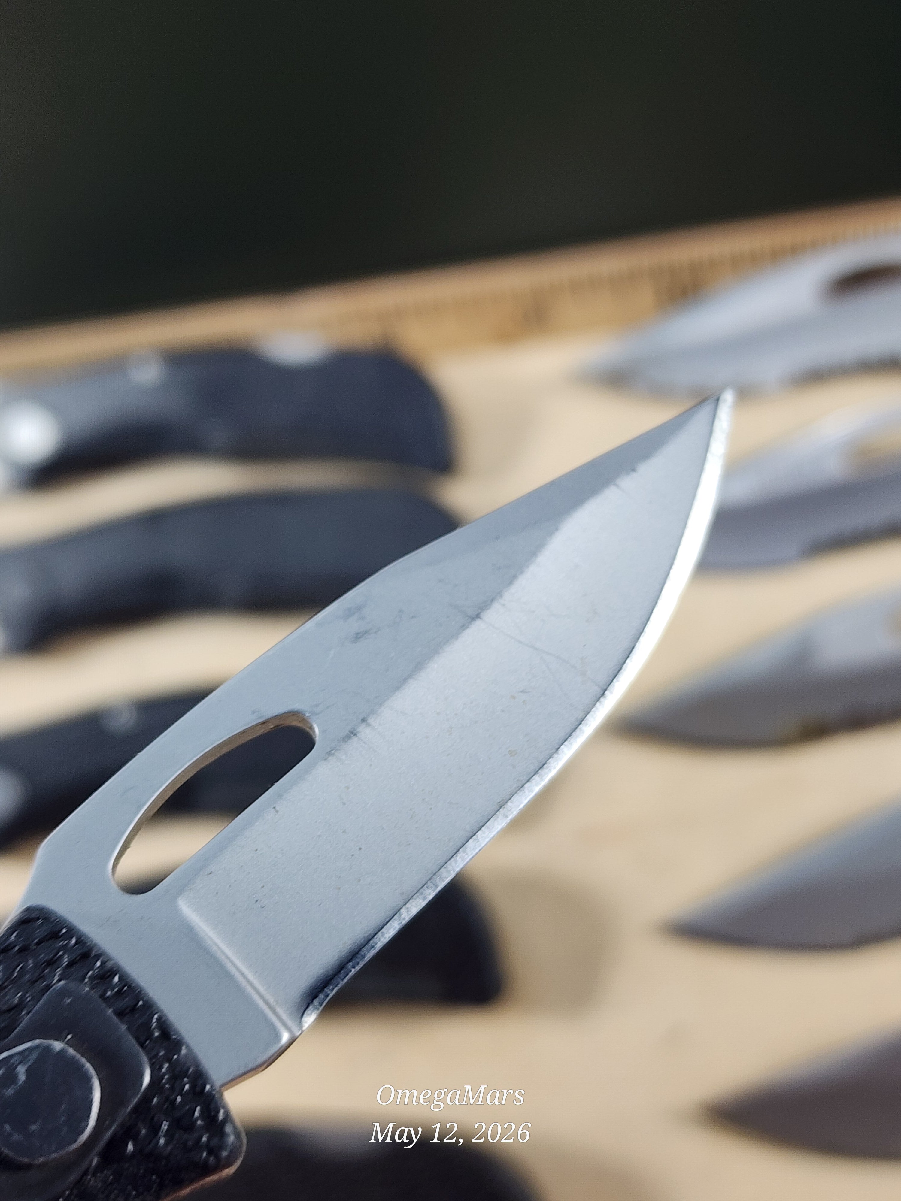 Gerber E-Z Out Skeleton Serrated/Plain - E-Z Out Junior Serrated/Plain. E-Z Out DPSF
