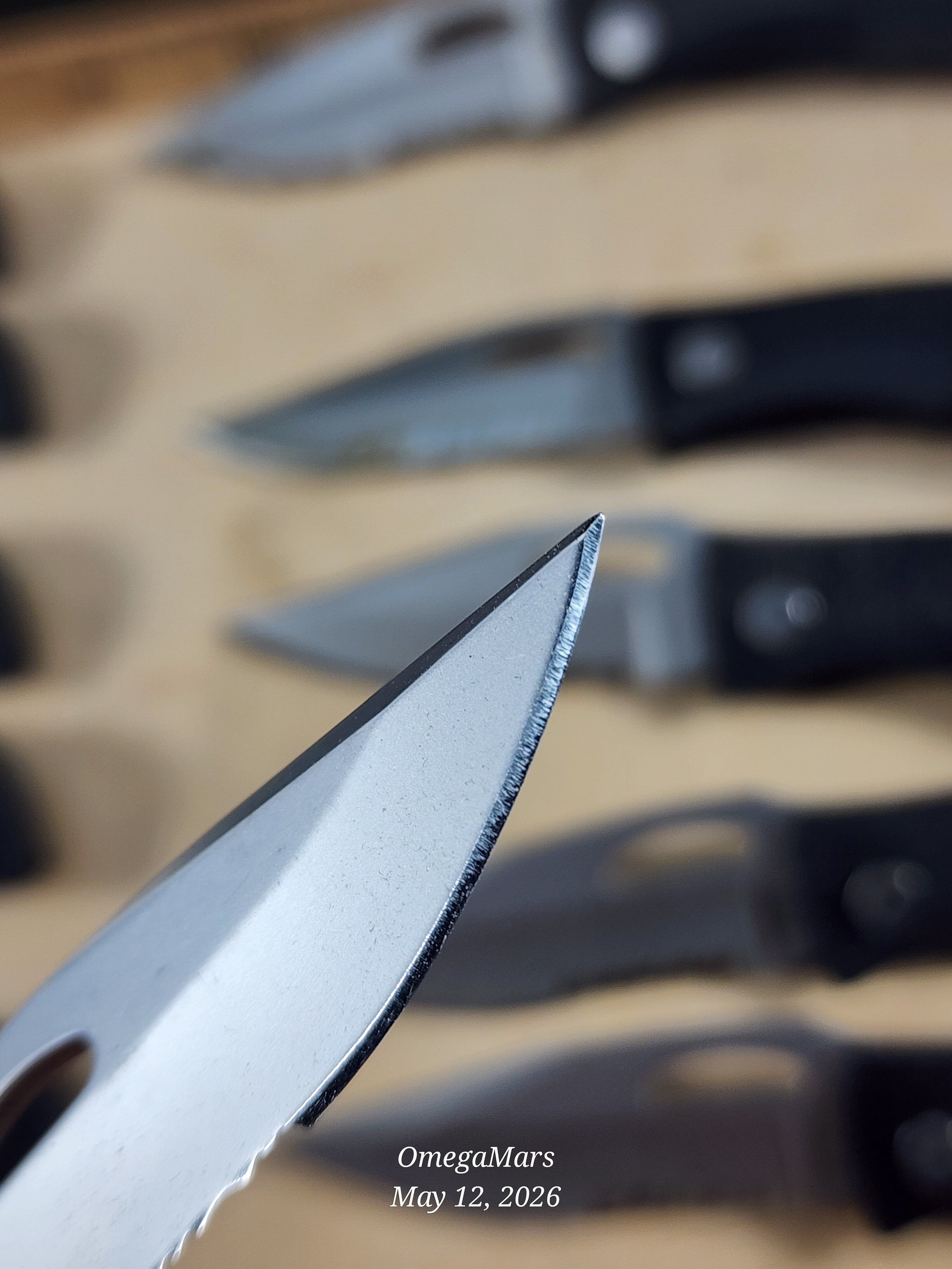 Gerber E-Z Out Skeleton Serrated/Plain - E-Z Out Junior Serrated/Plain. E-Z Out DPSF