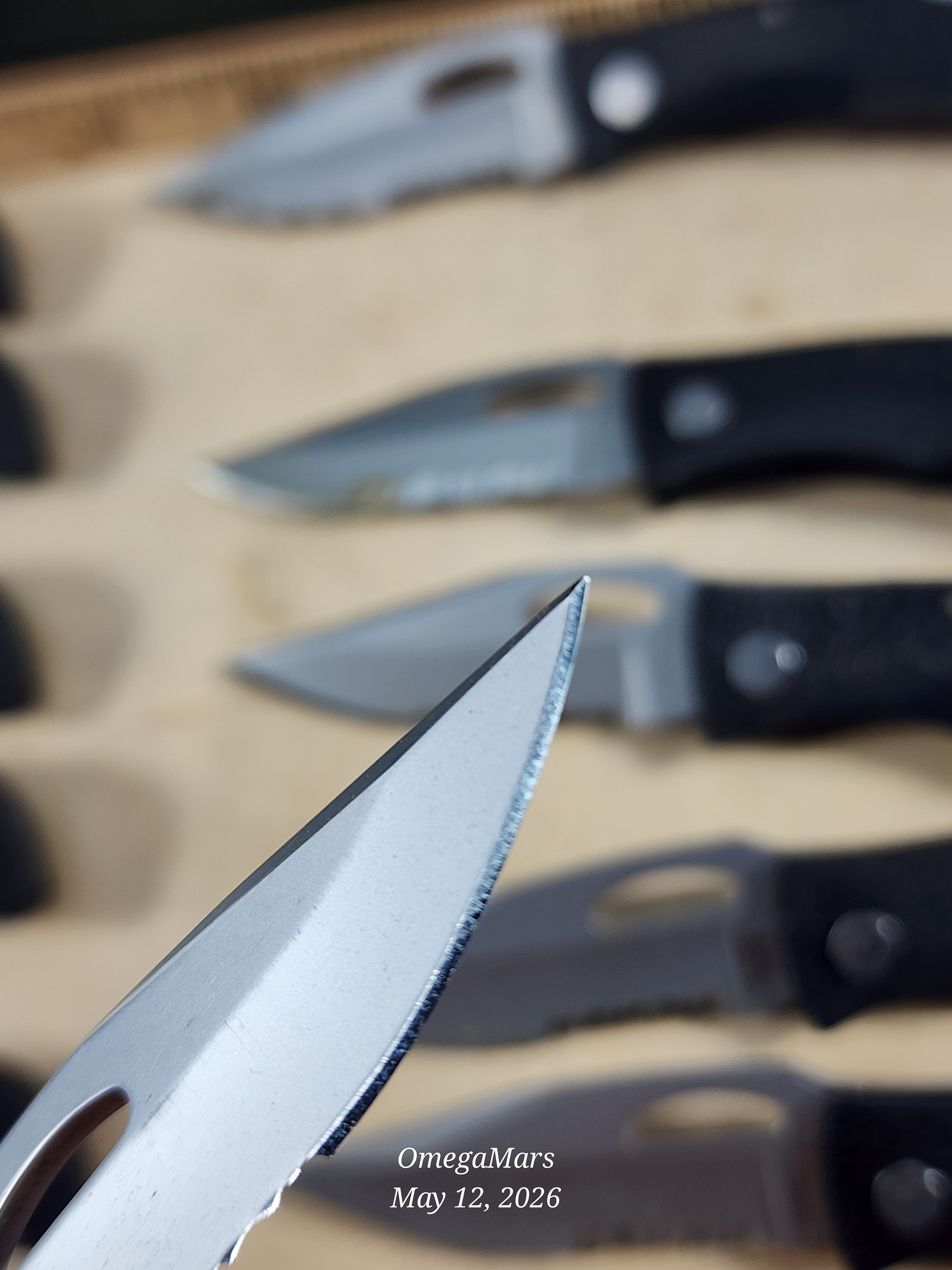 Gerber E-Z Out Skeleton Serrated/Plain - E-Z Out Junior Serrated/Plain. E-Z Out DPSF