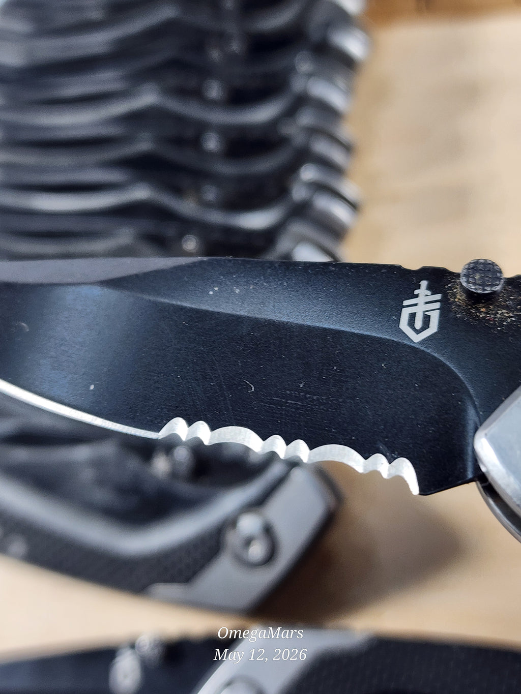 Gerber Contrast Drop Point Serrated Folding Knife 31-000596