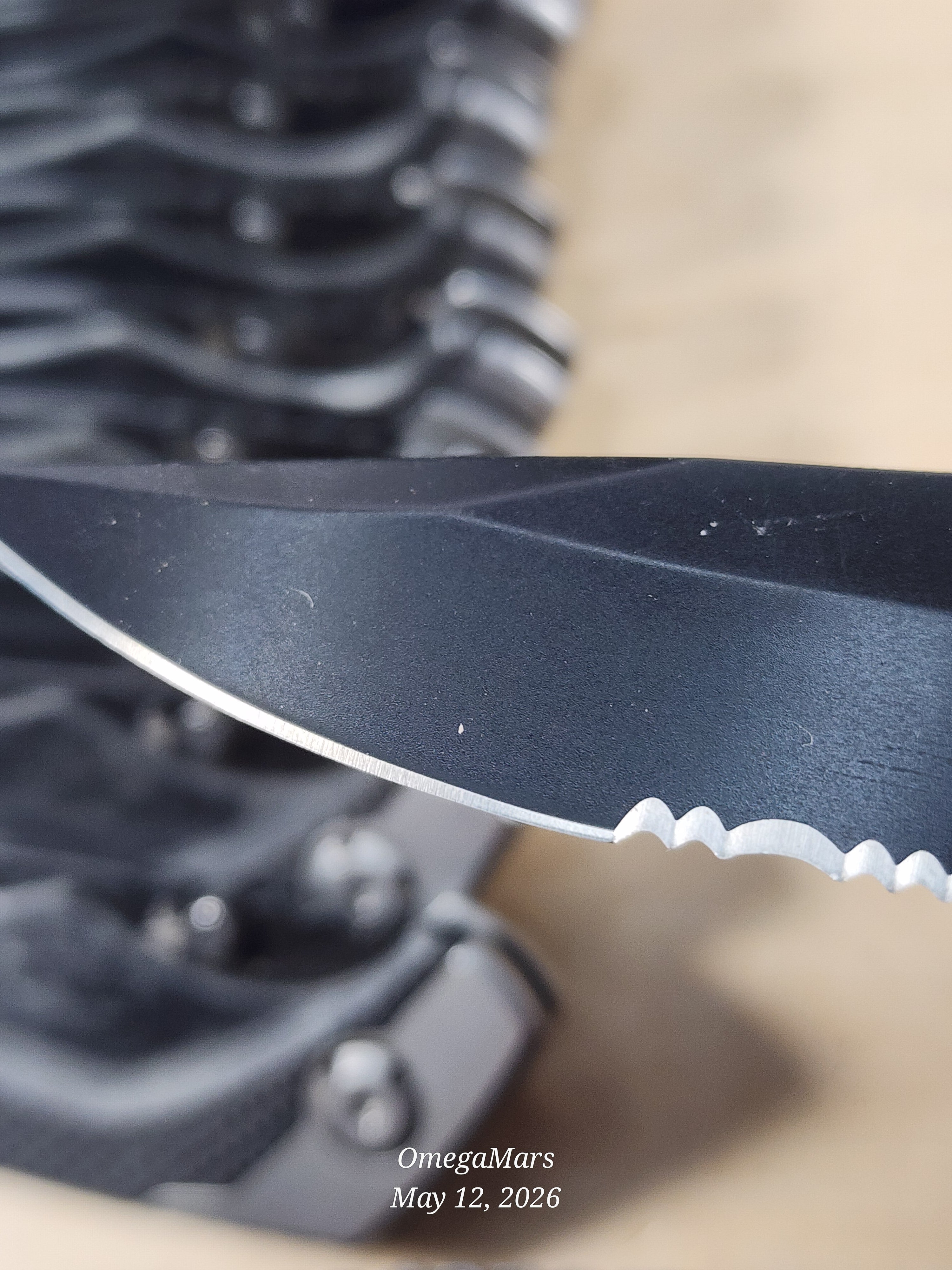 Gerber Contrast Drop Point Serrated Folding Knife 31-000596