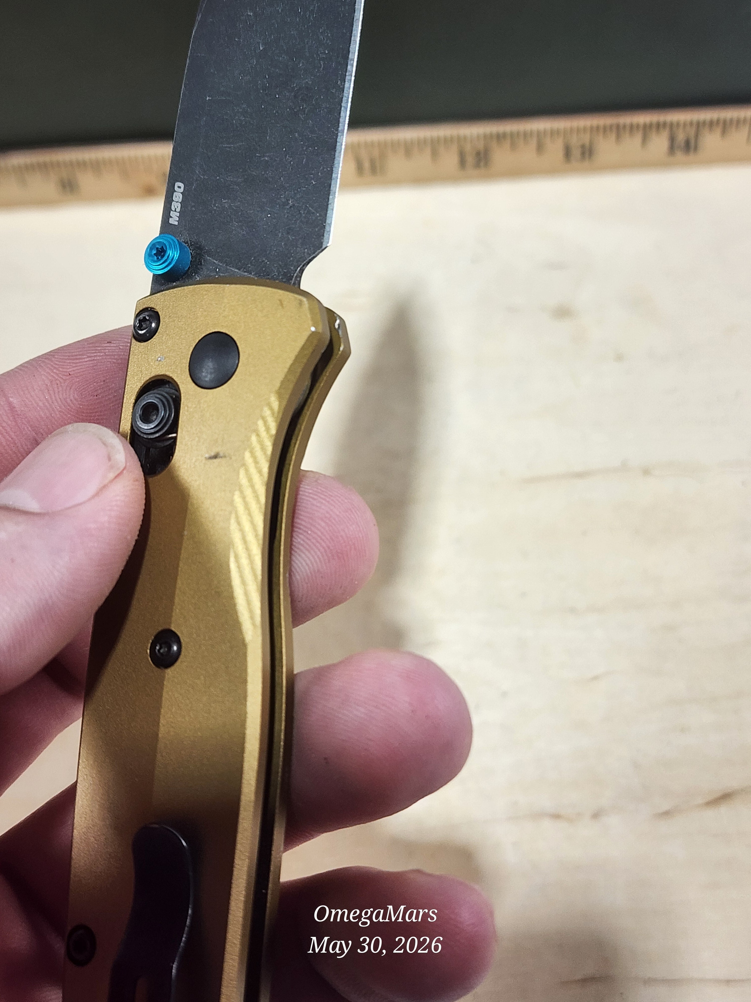 BENCHMADE 535 Bugout M390 Burnt Brass - Light Usage - Dirty #9