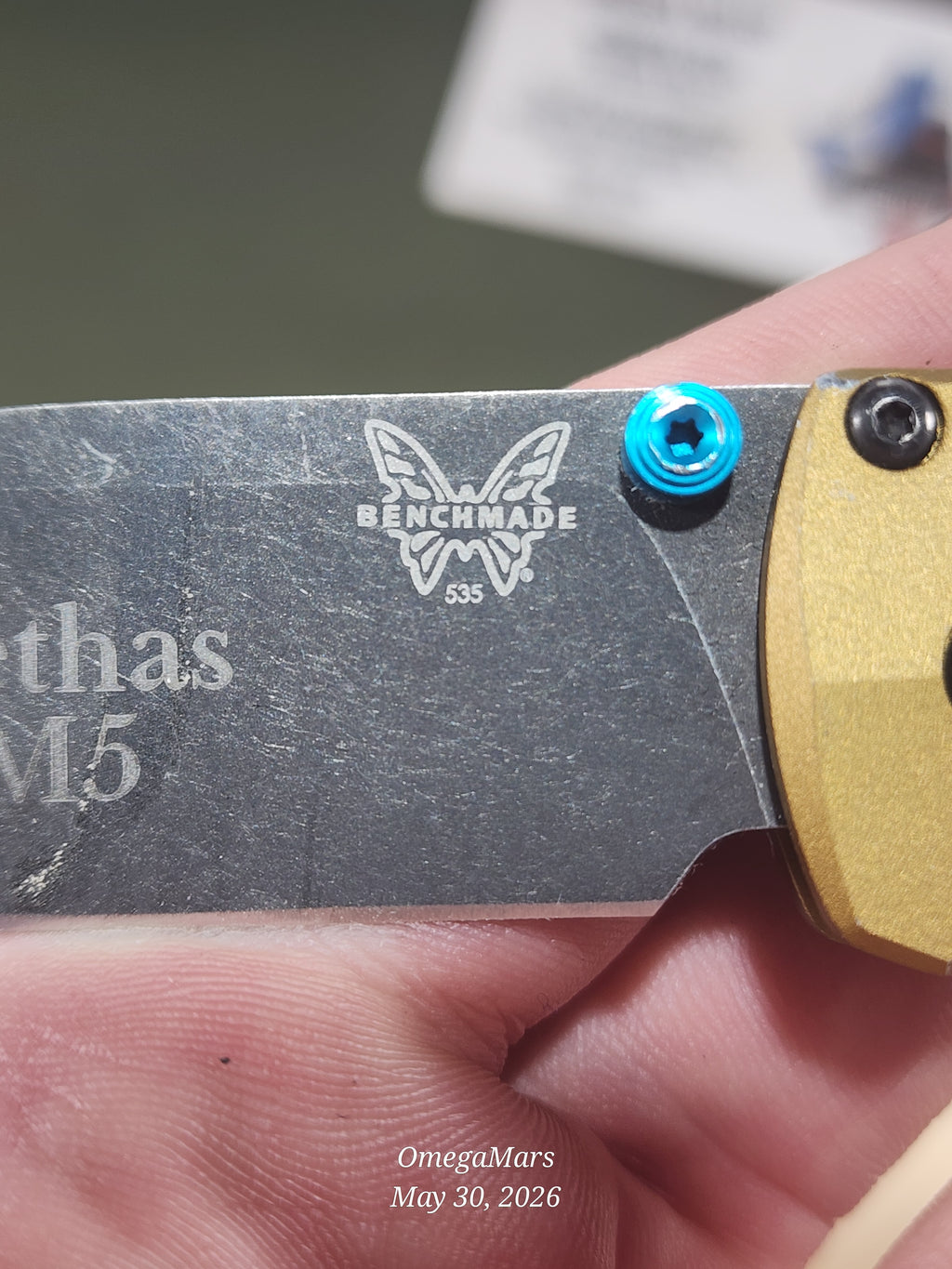 BENCHMADE 535 Bugout M390 Burnt Brass - Light Usage - Dirty #9