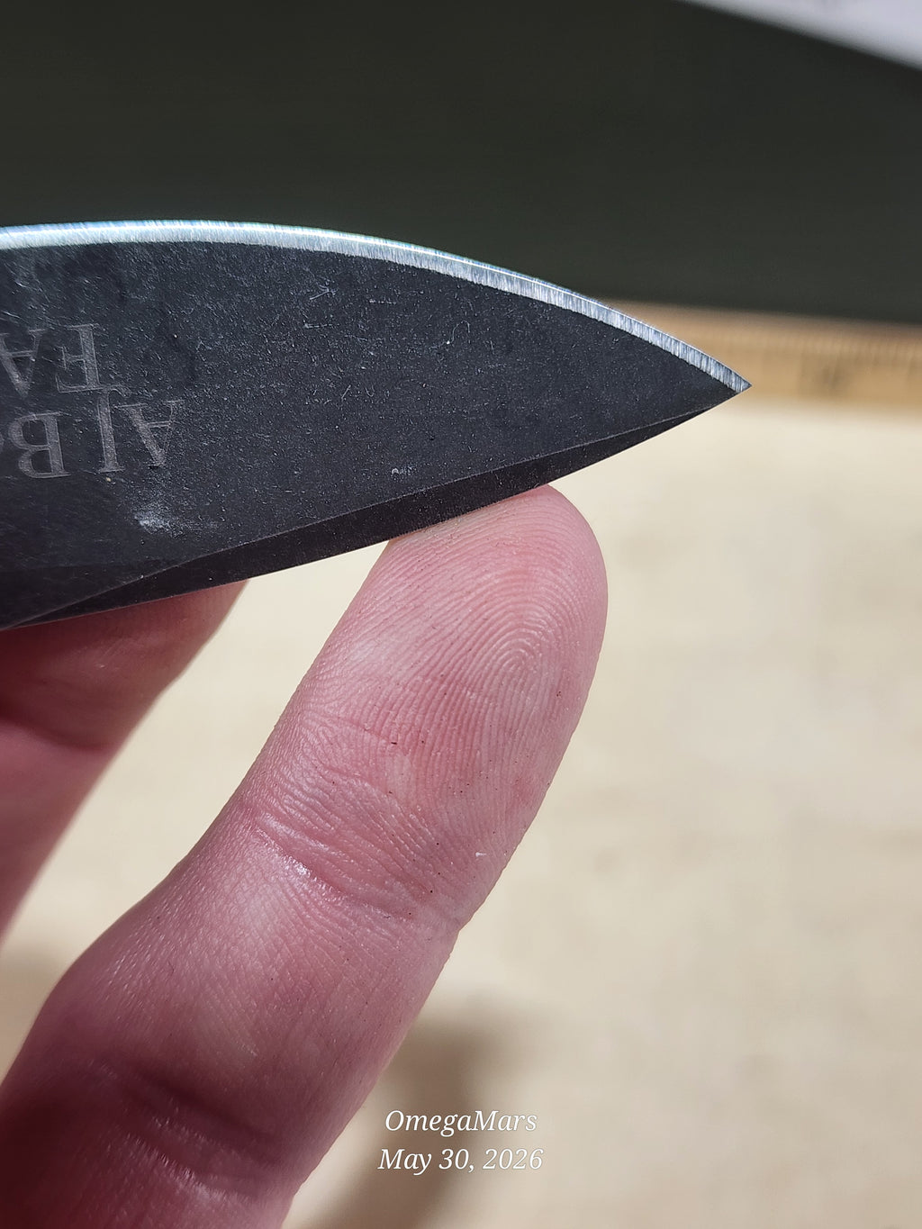 BENCHMADE 535 Bugout M390 Burnt Brass - Light Usage - Dirty #9