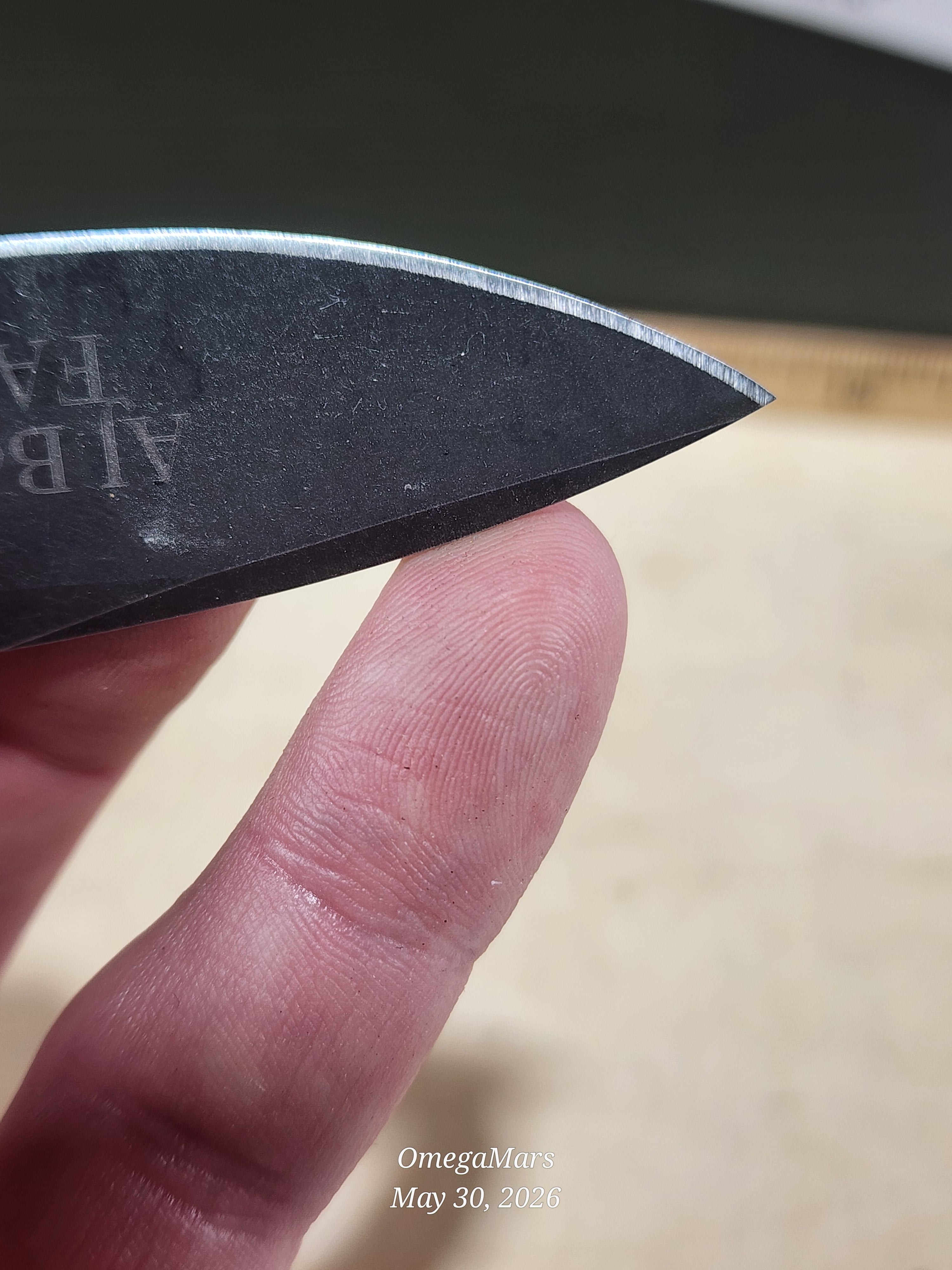 BENCHMADE 535 Bugout M390 Burnt Brass - Light Usage - Dirty #9