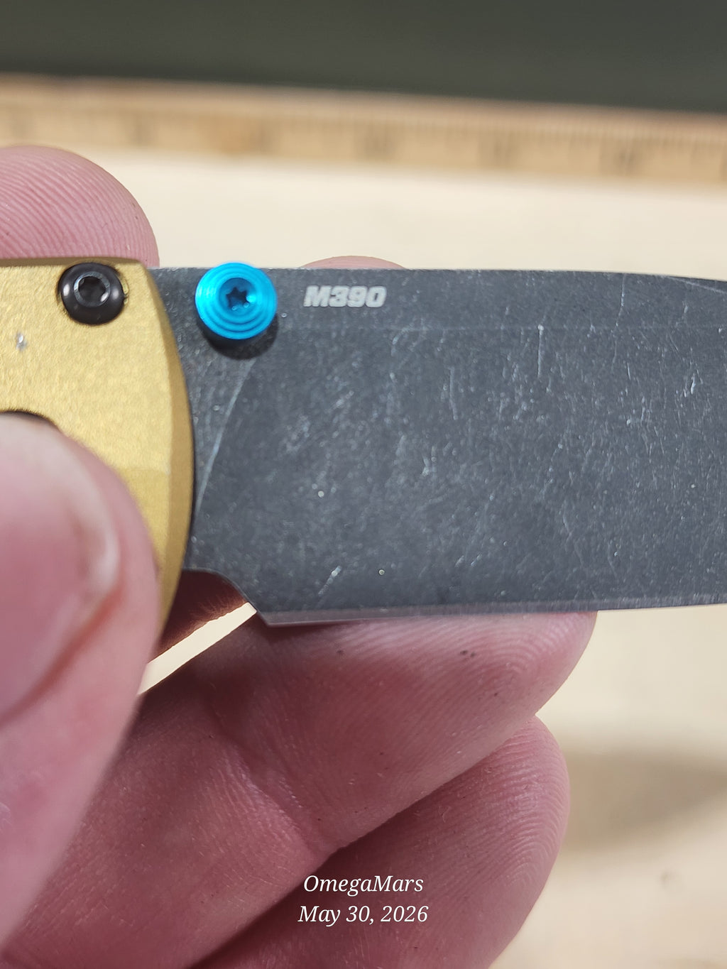 BENCHMADE 535 Bugout M390 Burnt Brass - Light Usage - Dirty #9