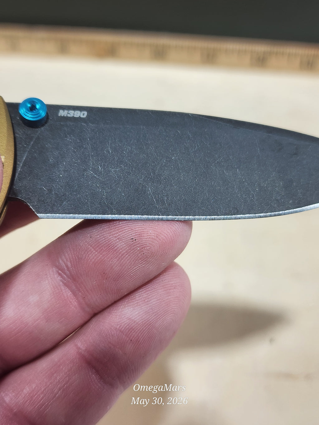 BENCHMADE 535 Bugout M390 Burnt Brass - Light Usage - Dirty #9