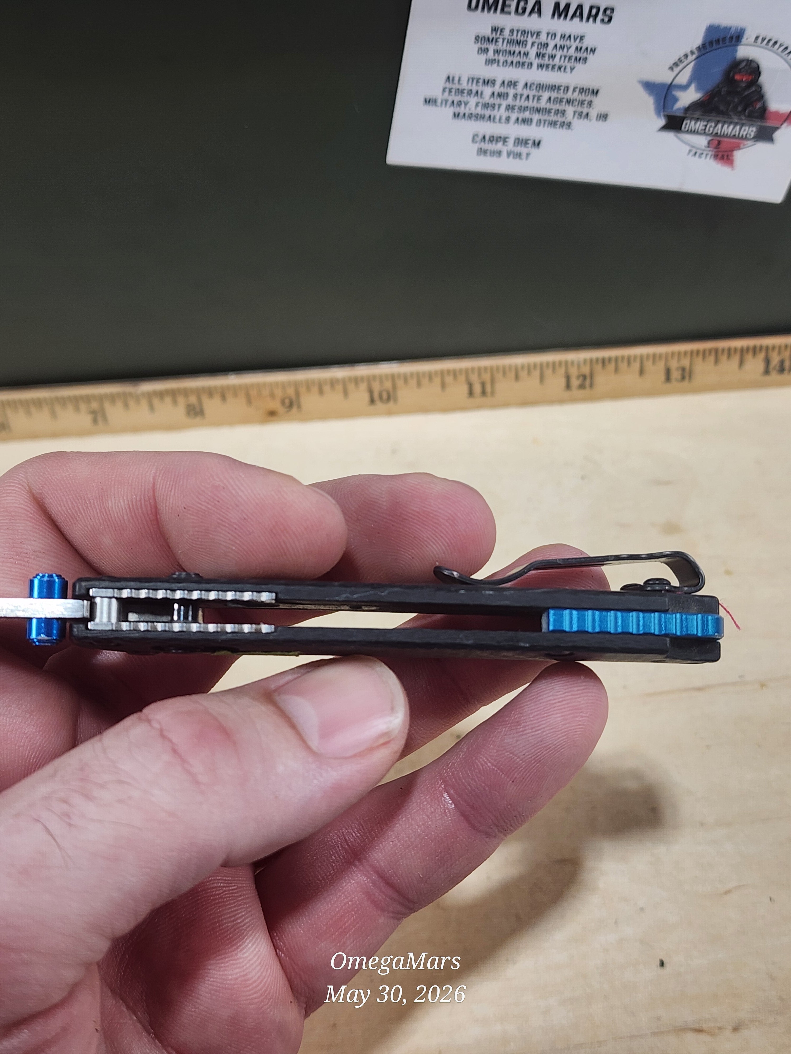 BENCHMADE 533 Mini Bugout Carbon Fiber S90V - Light Usage - Dirty #11