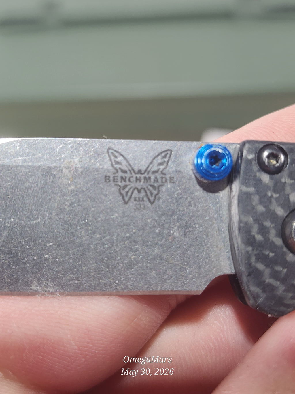 BENCHMADE 533 Mini Bugout Carbon Fiber S90V - Light Usage - Dirty #11